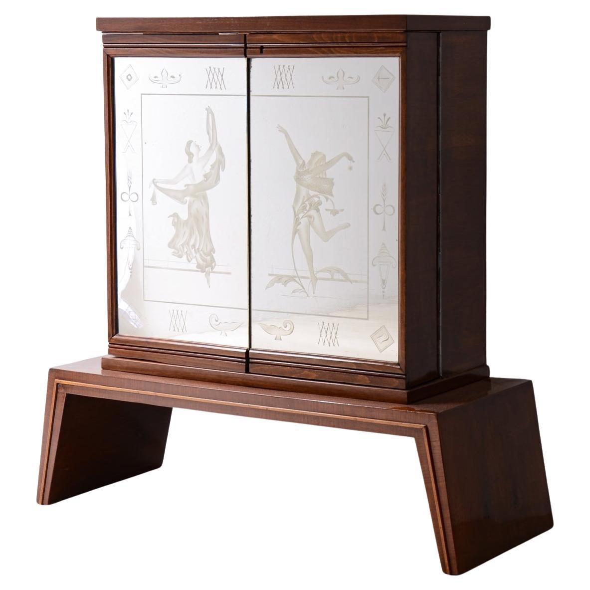 1940's Small elegant bar with two mirrored doors