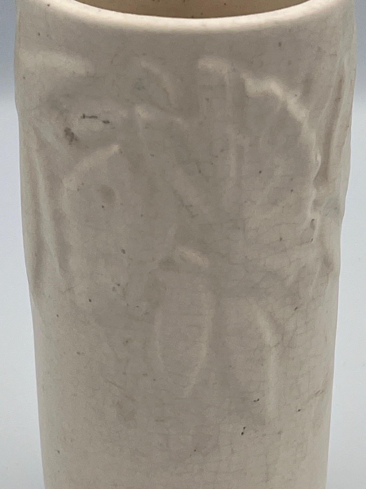 Ceramica Vaso in ceramica a farfalla McCoy piccolo del 1940, di colore bianco in vendita