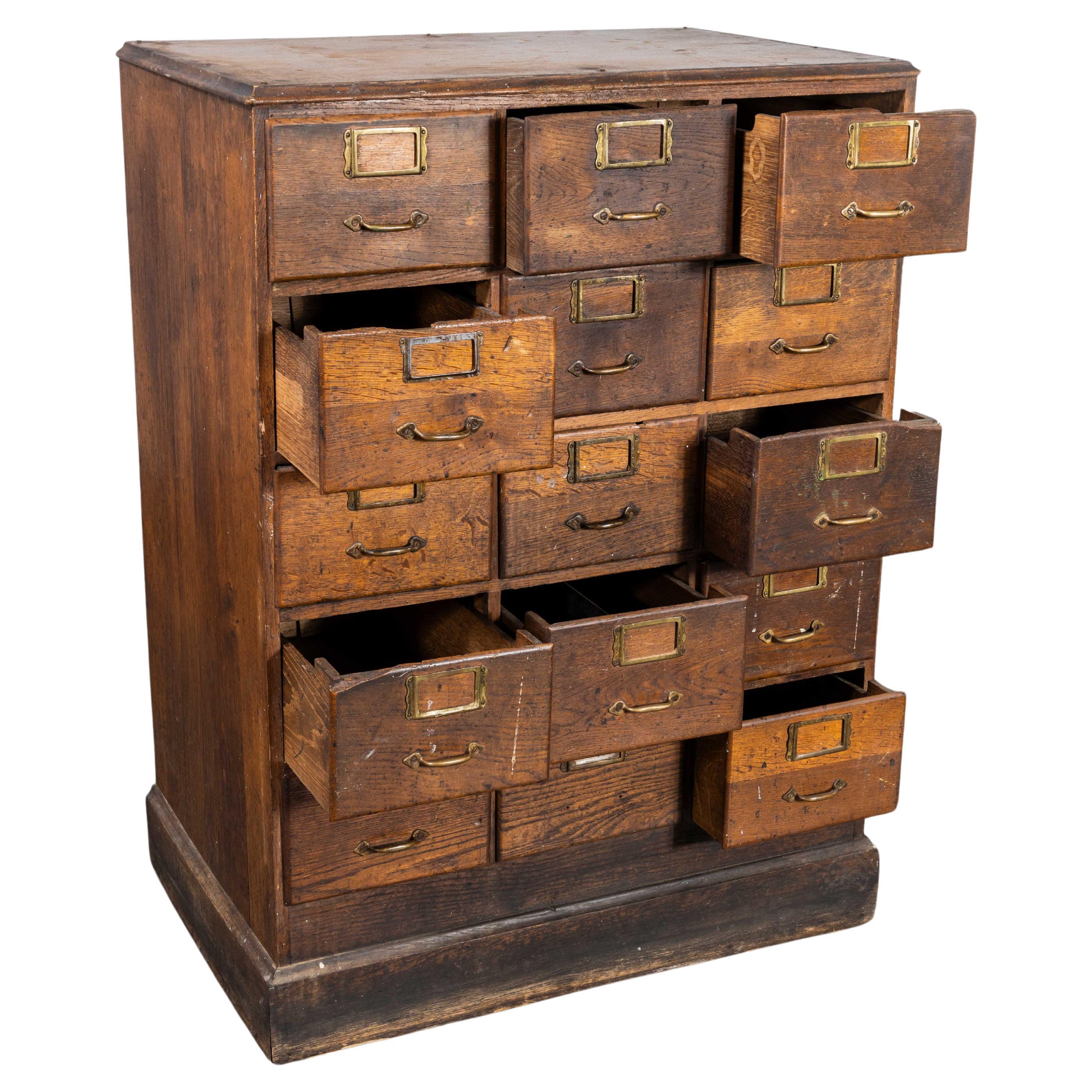 1940's Kleine Eiche Französisch Atelier Ablage Bank von Schubladen