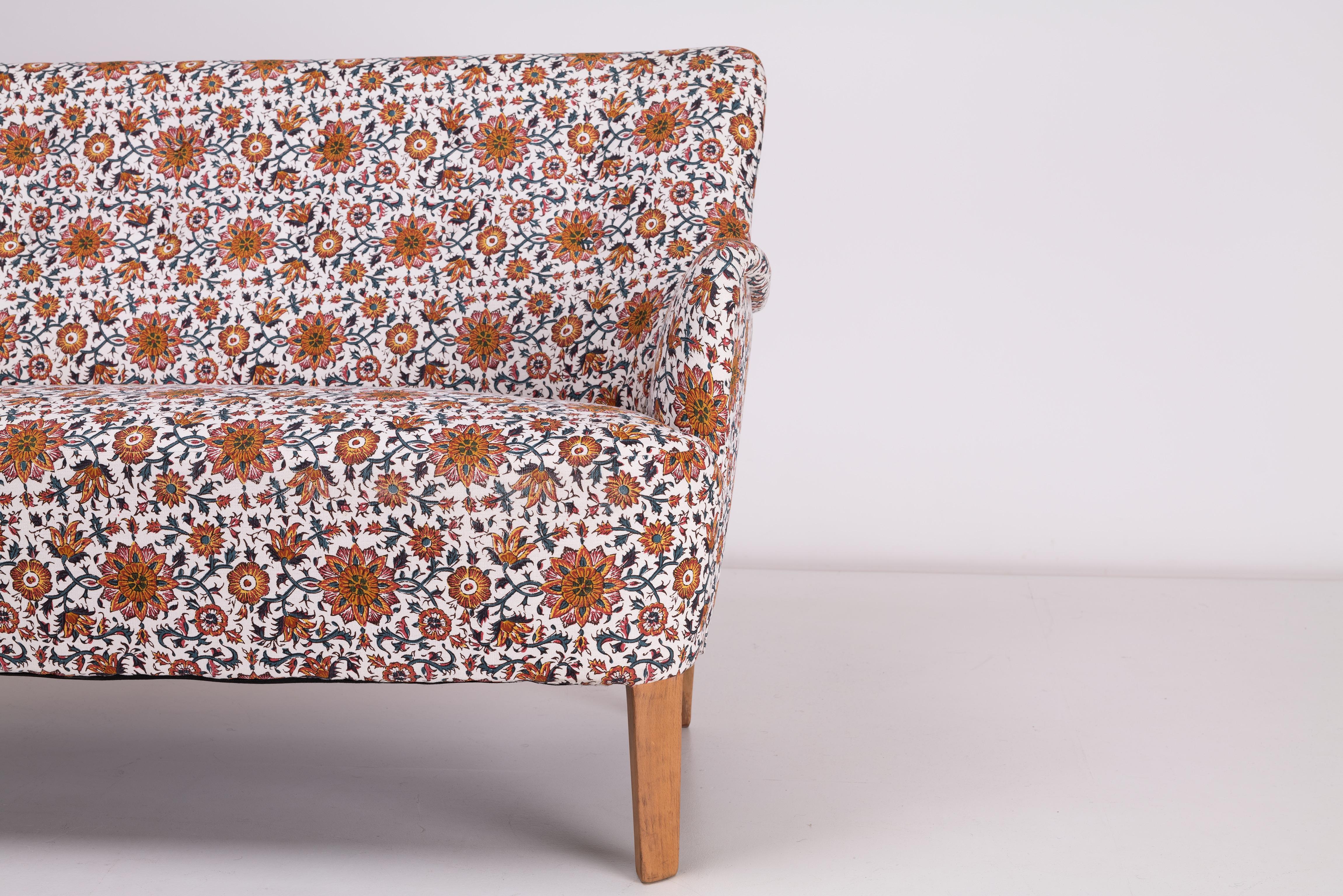 20th Century 1940s Sofa Designed by Peter Hvidt for Fritz Hansen Fabric by Soane Britain