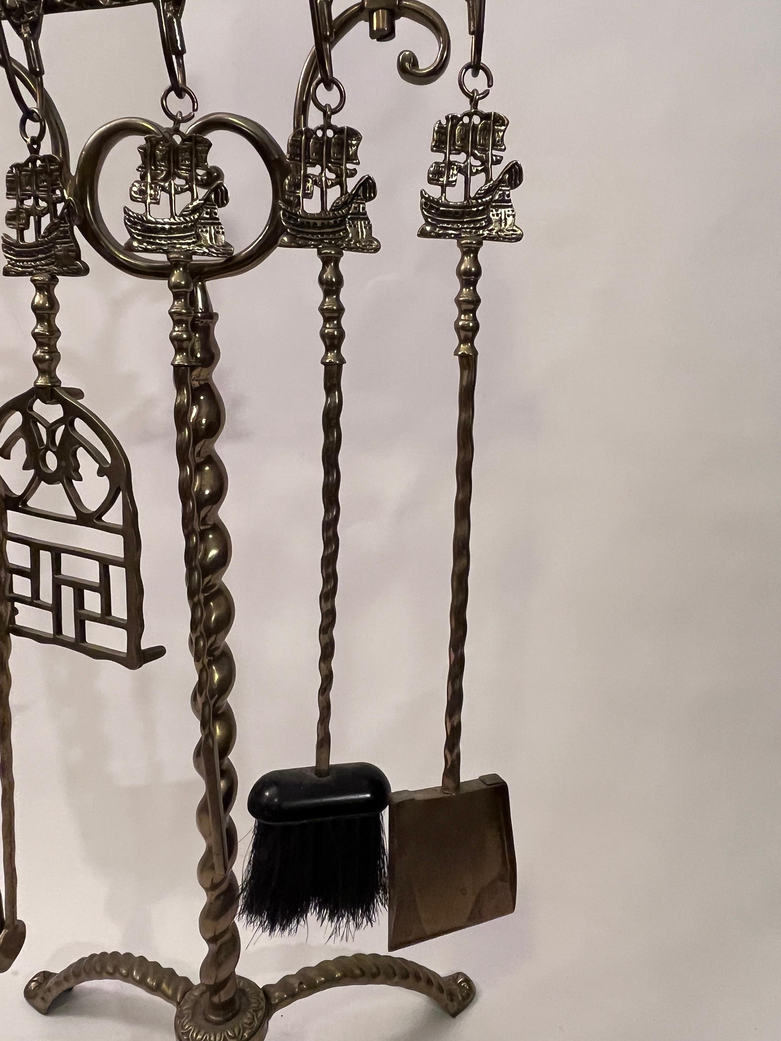 Set d'outils de cheminée Don Fernando pour bateau en laiton massif des années 1940 Bon état - En vente à Red Lion, PA