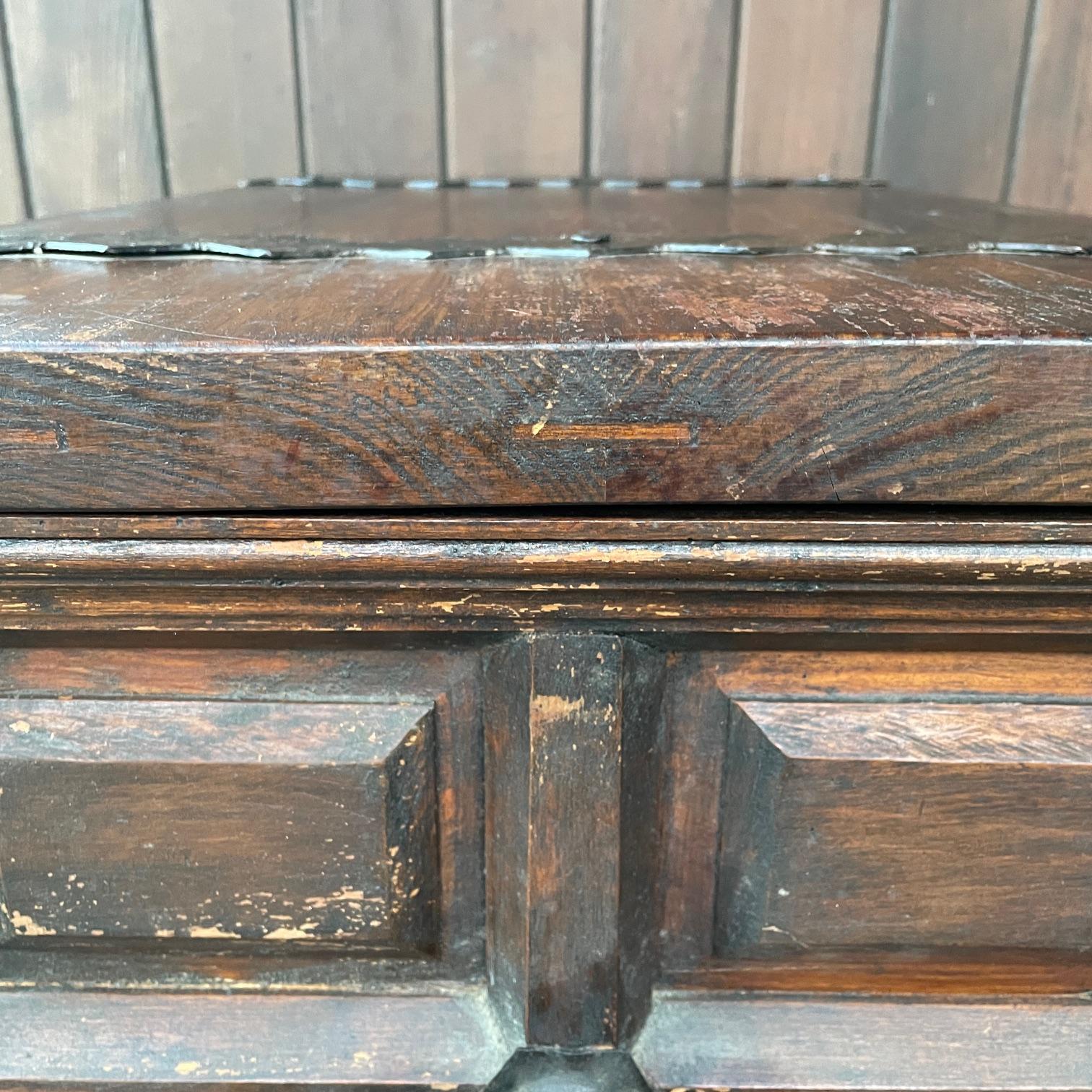 1940s Spanish Baroque style Trunk Vintage Mid-Century Old Hollywood Mansion For Sale 4