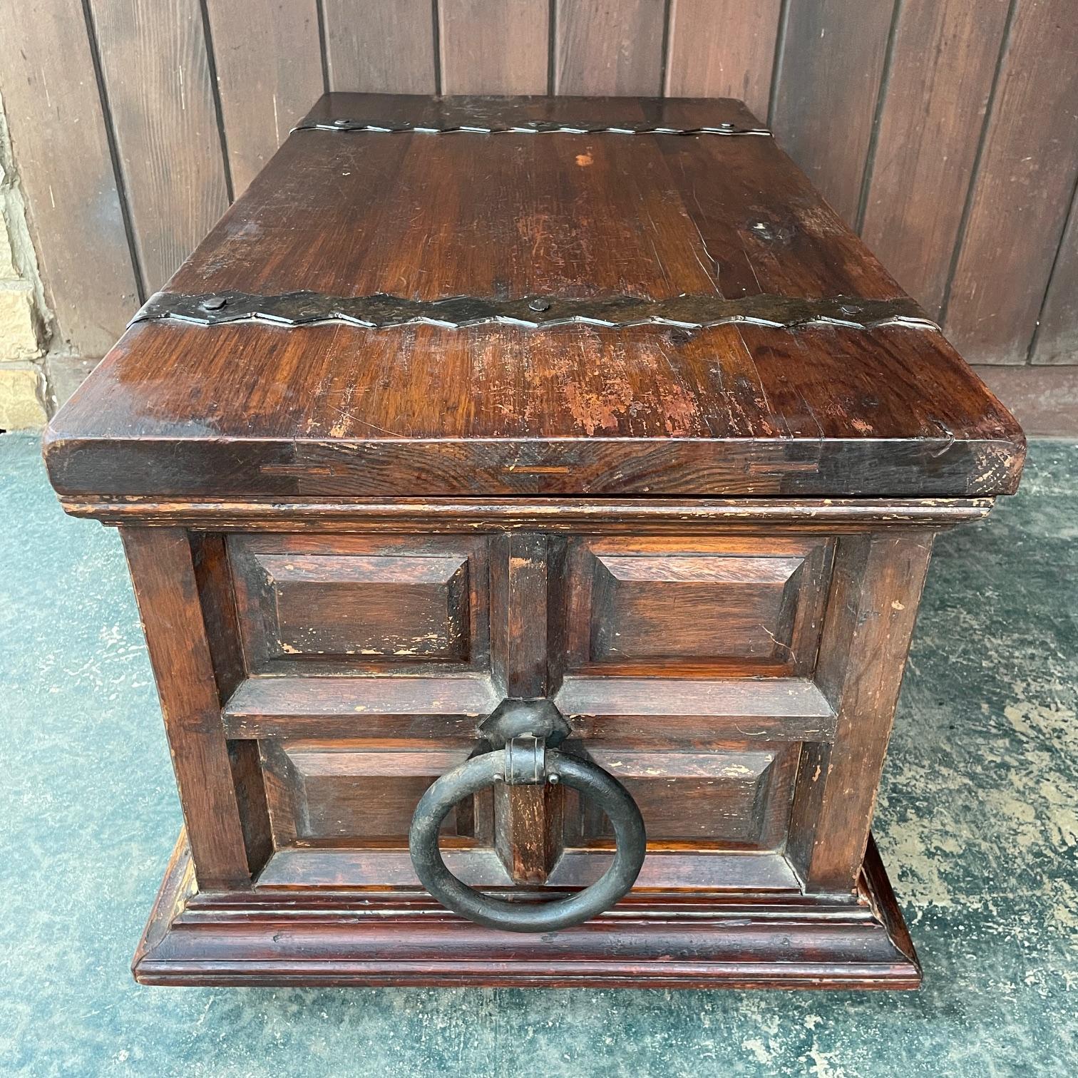 Wood 1940s Spanish Baroque style Trunk Vintage Mid-Century Old Hollywood Mansion For Sale