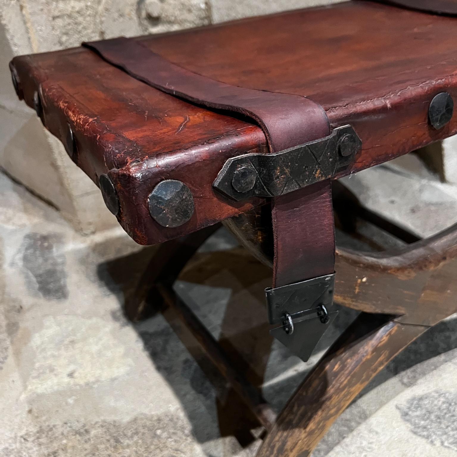 Mexican 1940s Spanish Colonial Curule Miguelito Medallion Stool Leather and Mahogany For Sale