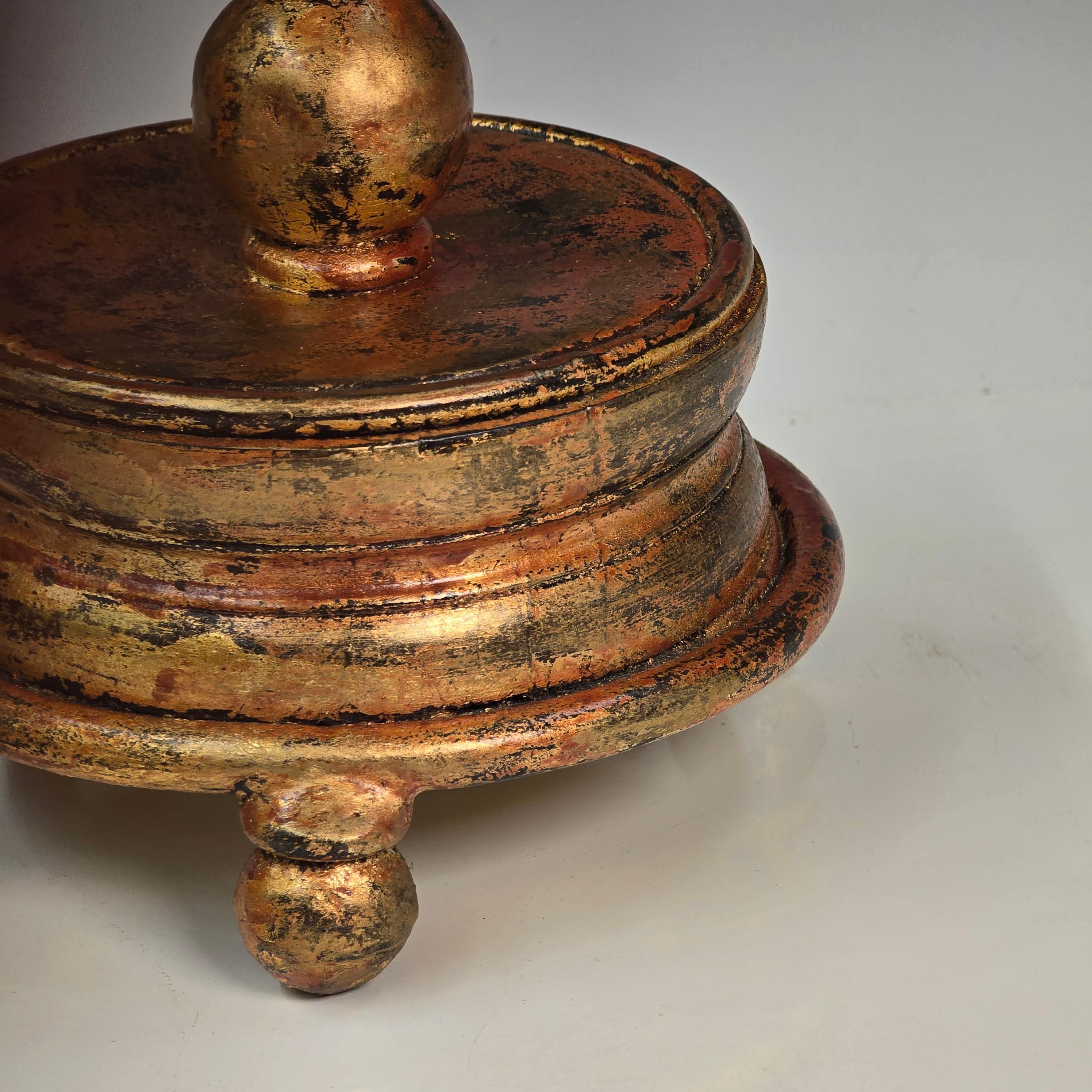 Lámparas españolas de hierro dorado de los años 40 con forma escultórica estilo Giacometti mediados del siglo XX en venta