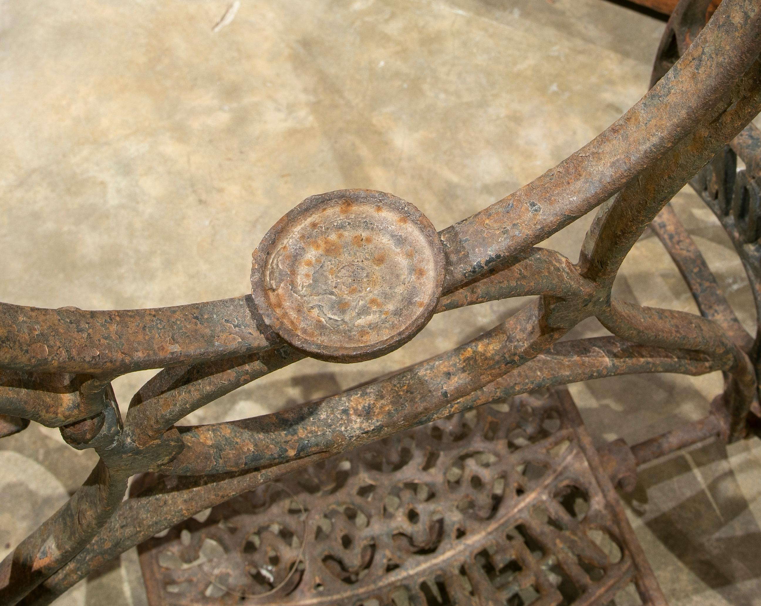 1940s Spanish Sewing Machine Iron Foot For Sale 5