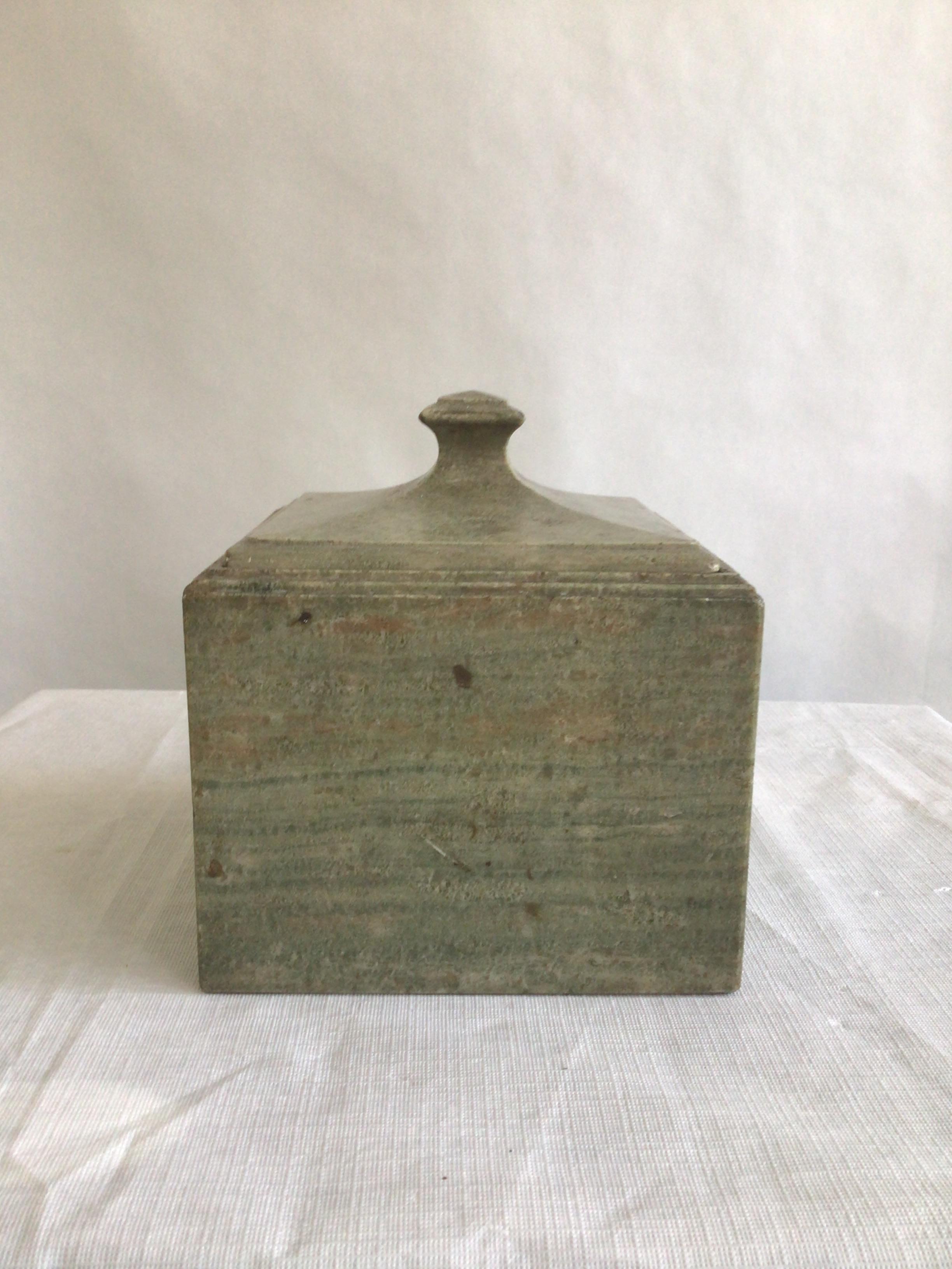 Carved 1940s Square Green Marble Box With Sculpted Lid For Sale