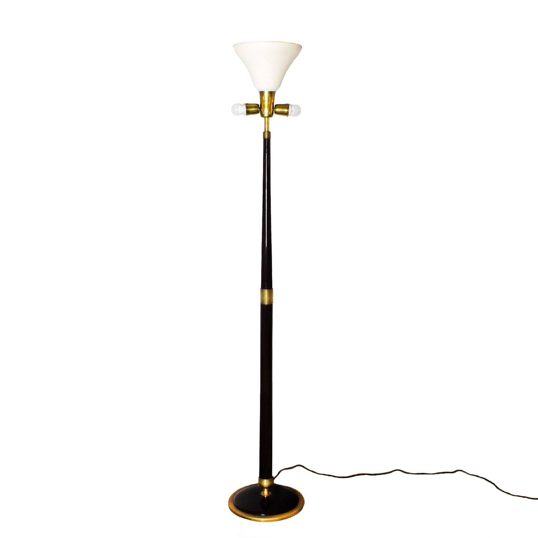 Italian 1940s Standing Lamp, 3 lights, stained walnut, polished brass, silk - Italy 