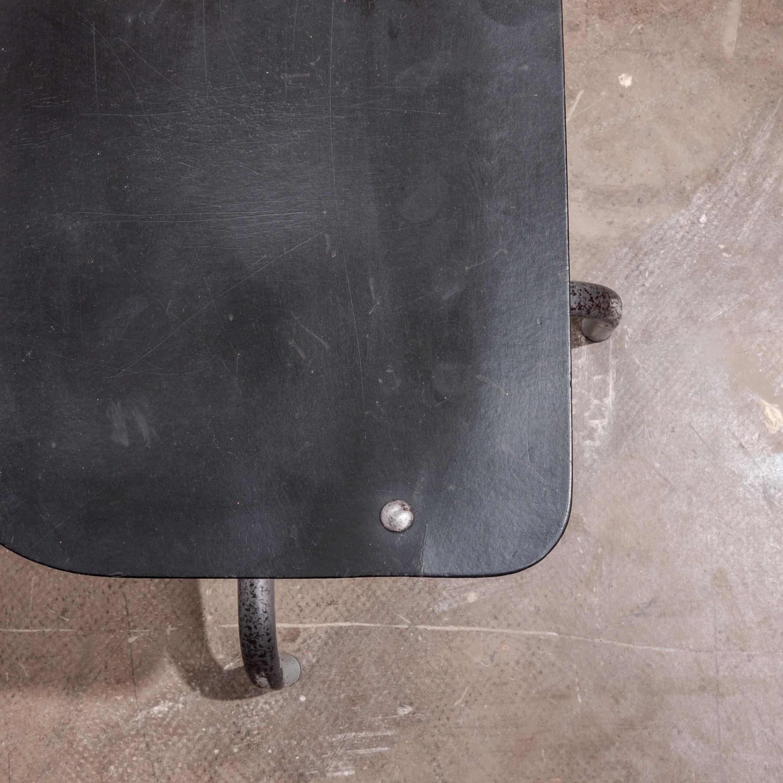 Chaise de machiniste originale Tan-Sad des années 1940
Chaise de machiniste Tan-Sad originale des années 1940 - pivotante et réglable en hauteur. L'une de nos passions est l'héritage des marques industrielles britanniques (et autres) et Tan-Sad est