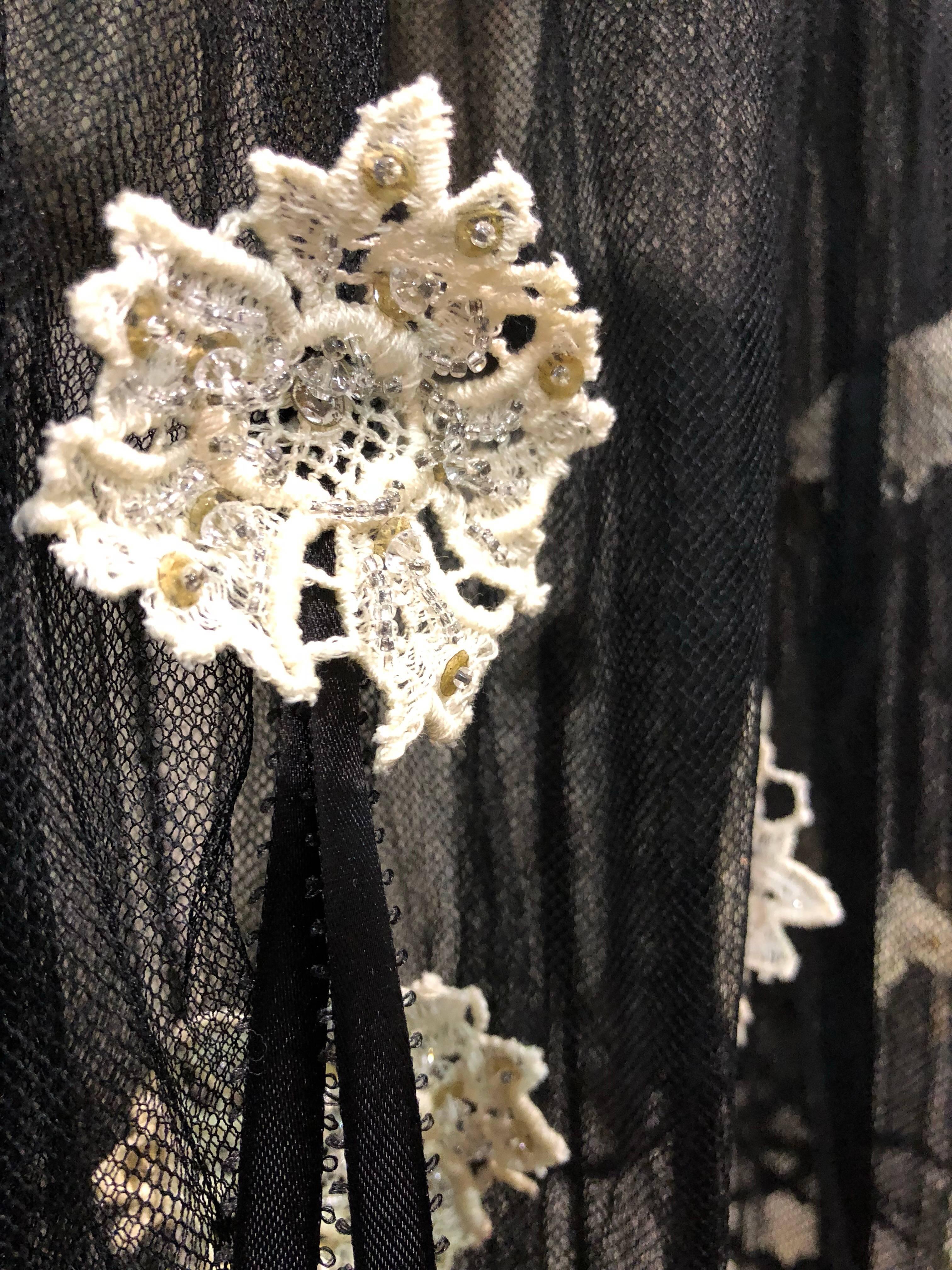 1940s Style Black Net Cape w Ribbon & Cotton Lace Flower Applique 4