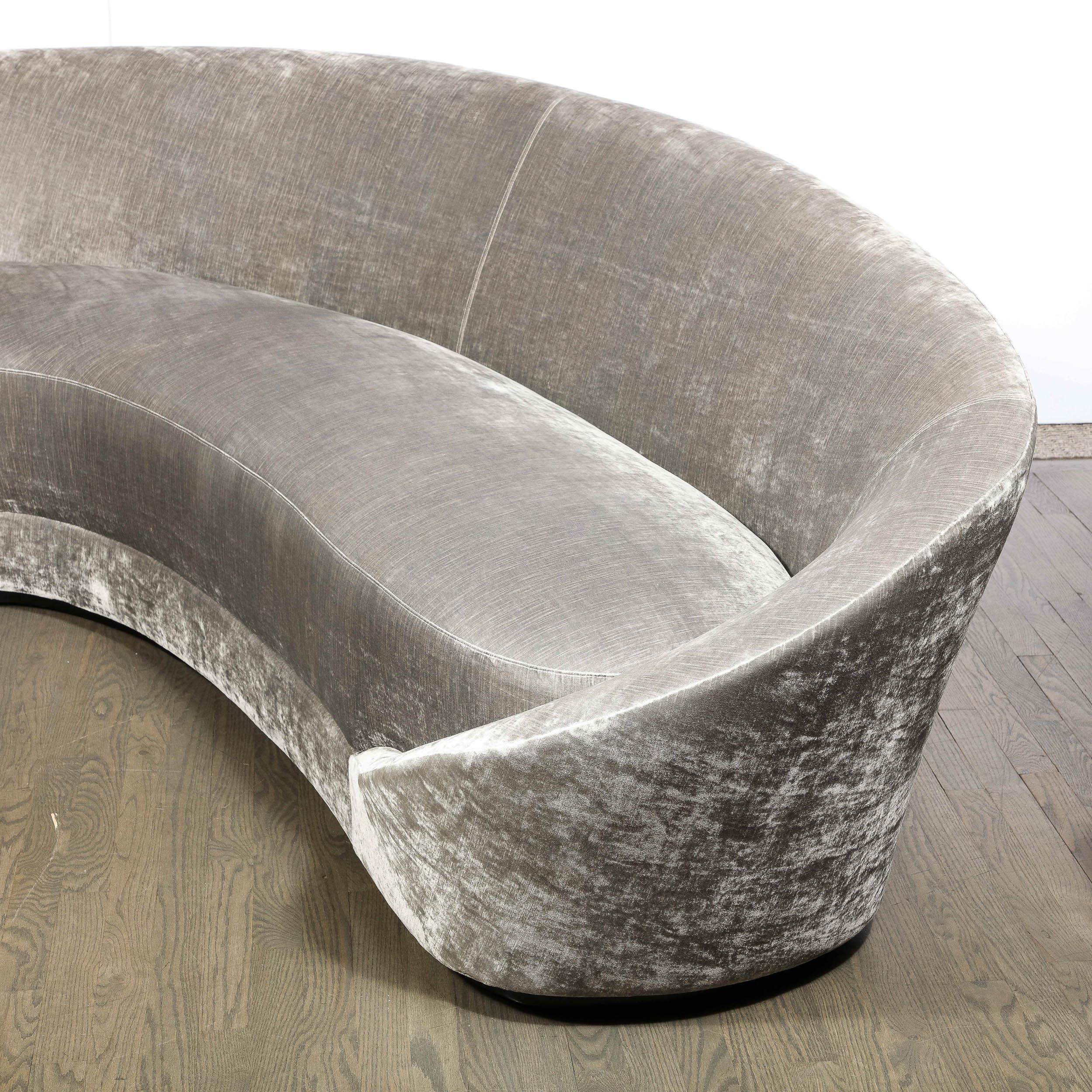 1940s Style Modernist Sweeping Curved Sofa in Platinum Velvet For Sale 1