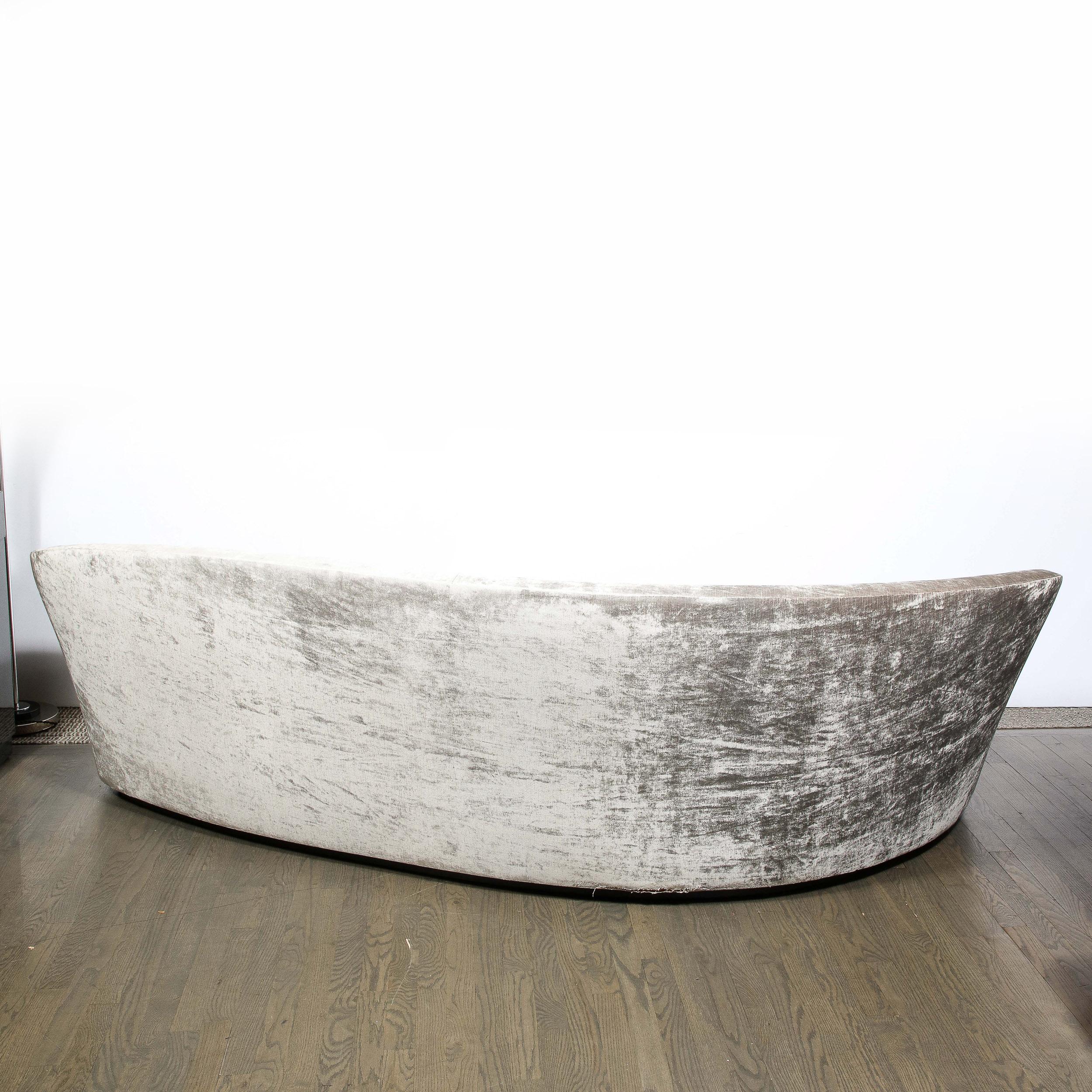 1940s Style Modernist Sweeping Curved Sofa in Platinum Velvet For Sale 3
