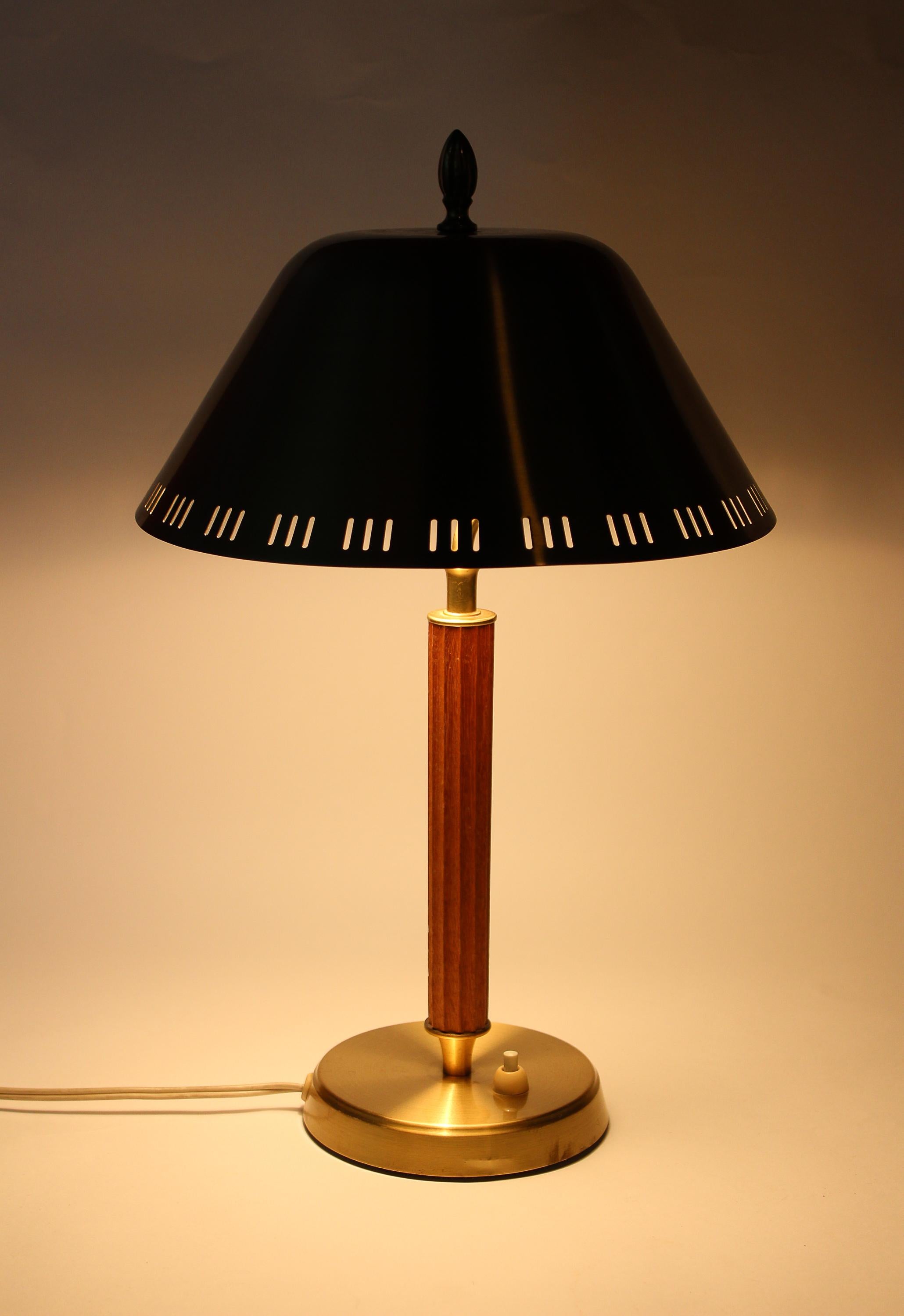 1940s Swedish Brass and Teak Table Lamp For Sale 4