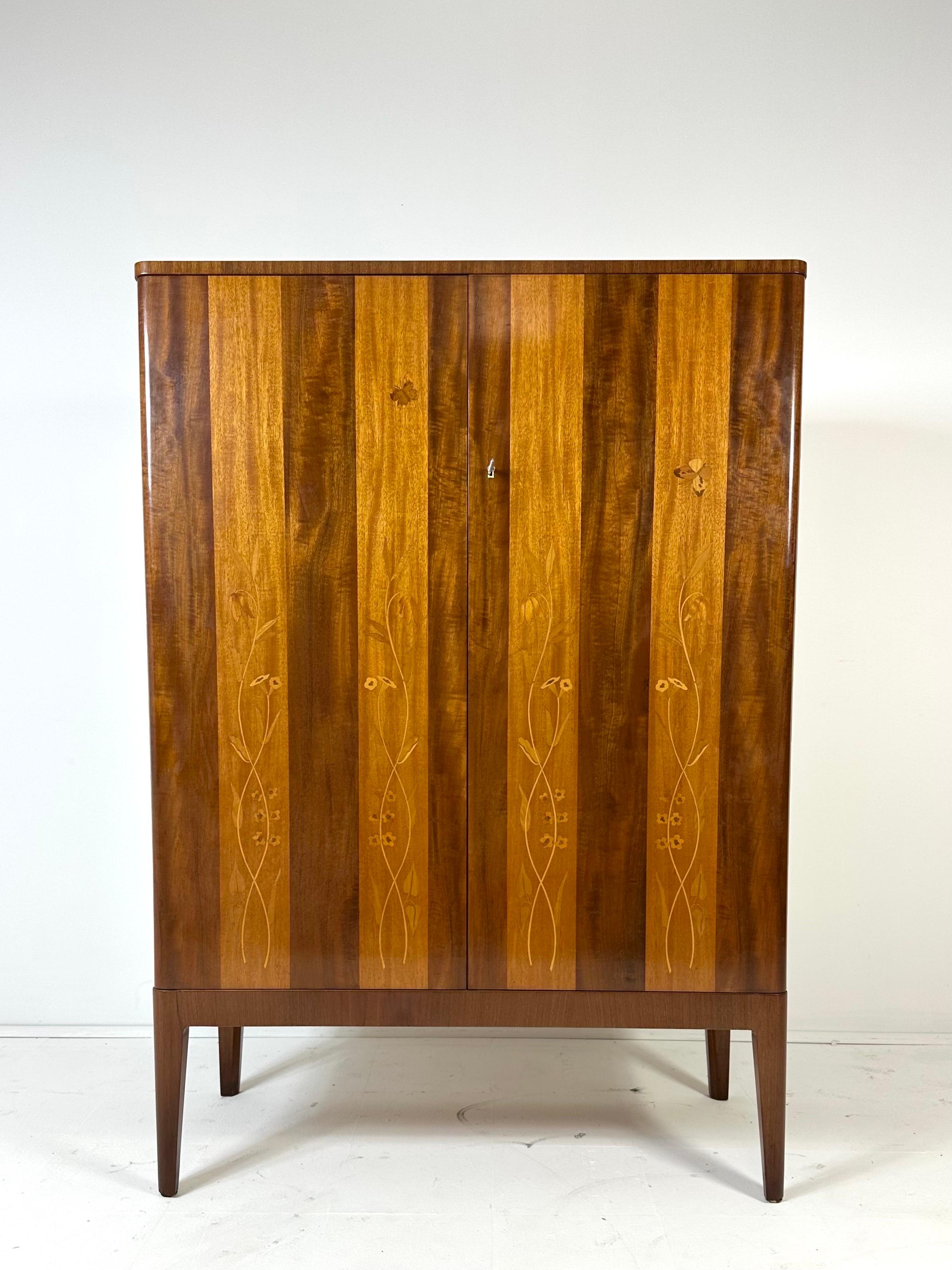 Armoire suédoise des années 1940 par Erik Mattsson en vente 3
