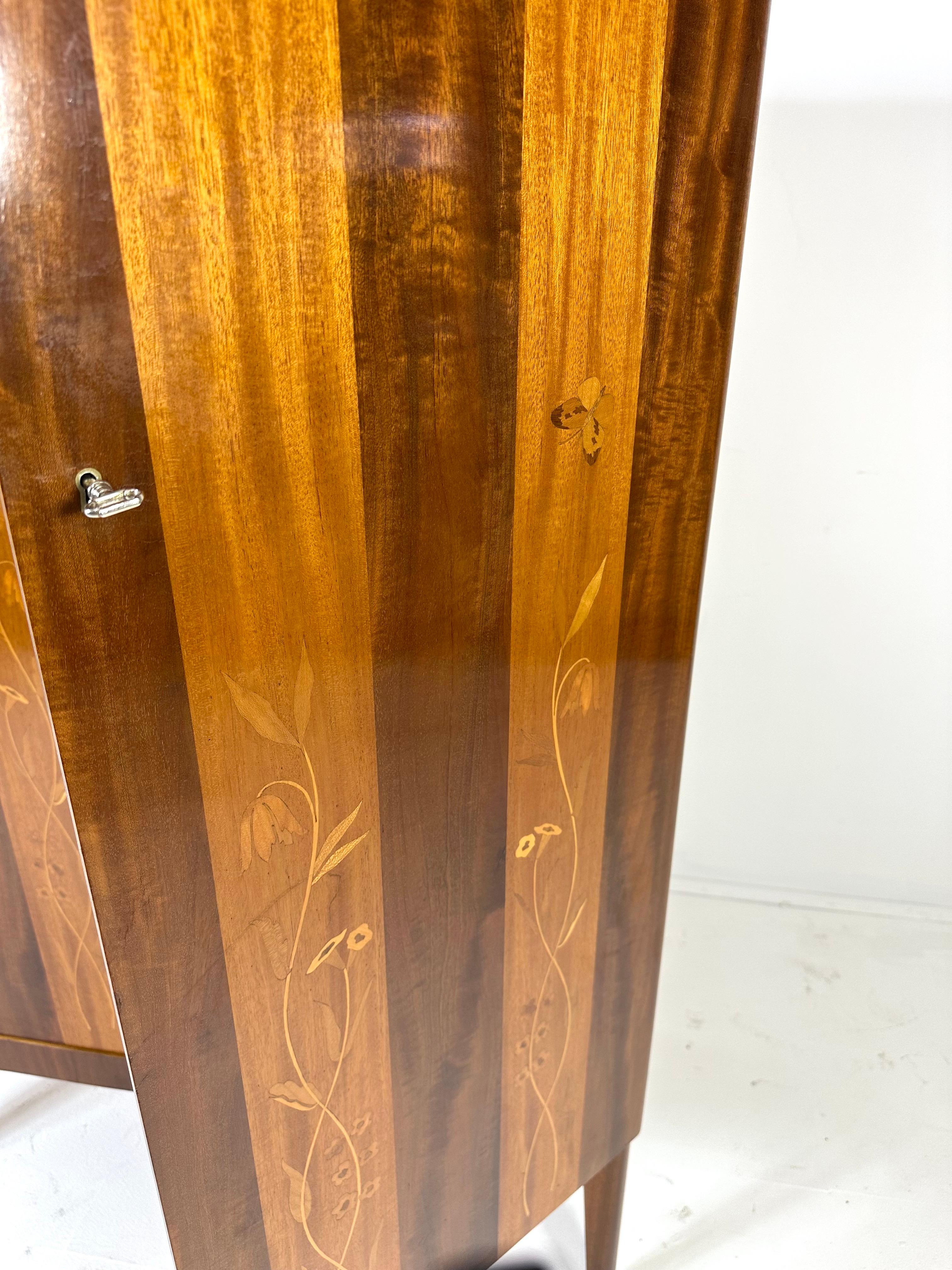 Suédois Armoire suédoise des années 1940 par Erik Mattsson en vente