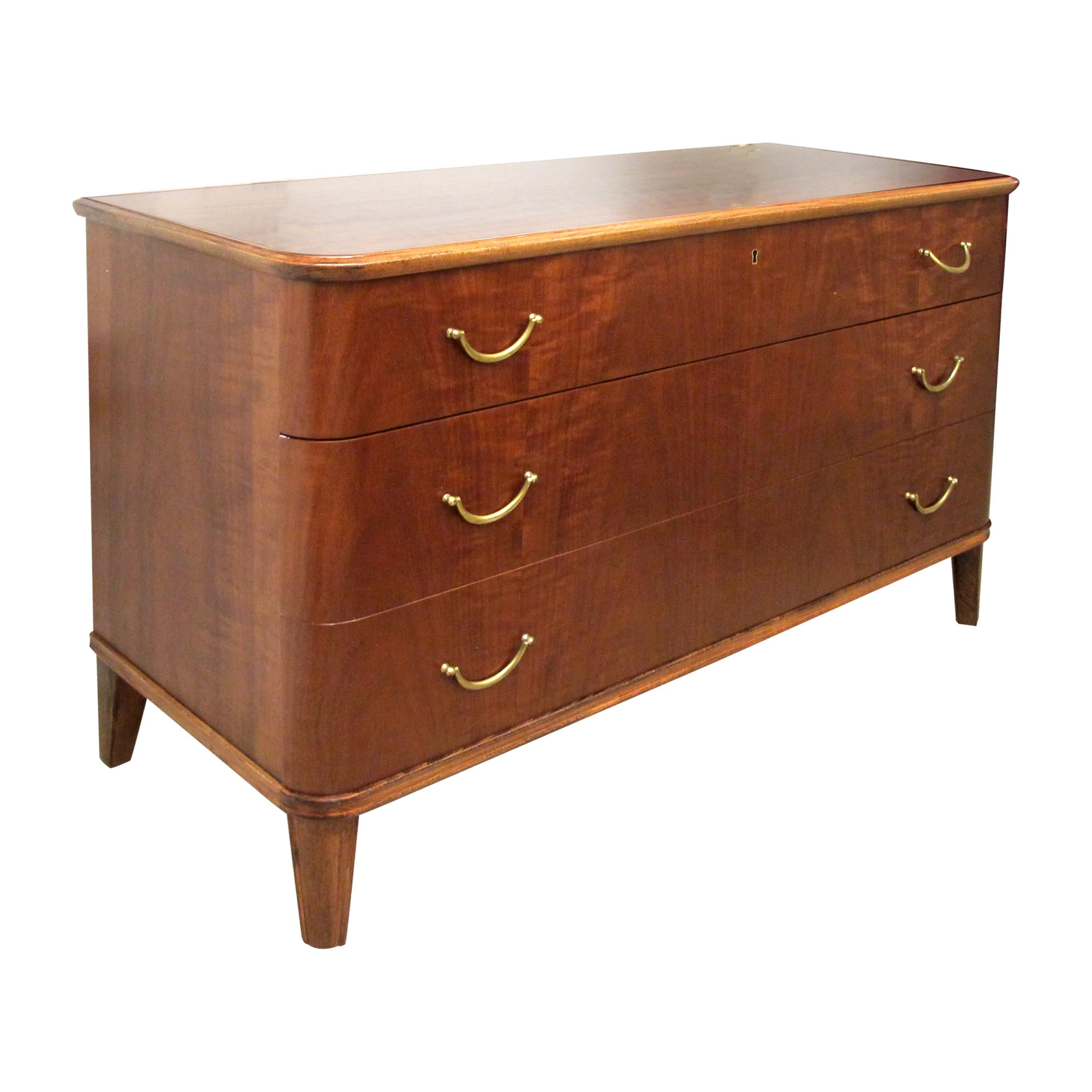 Art Deco 1940s Swedish Chest of Drawers with Walnut Veneers with Curved Edges For Sale