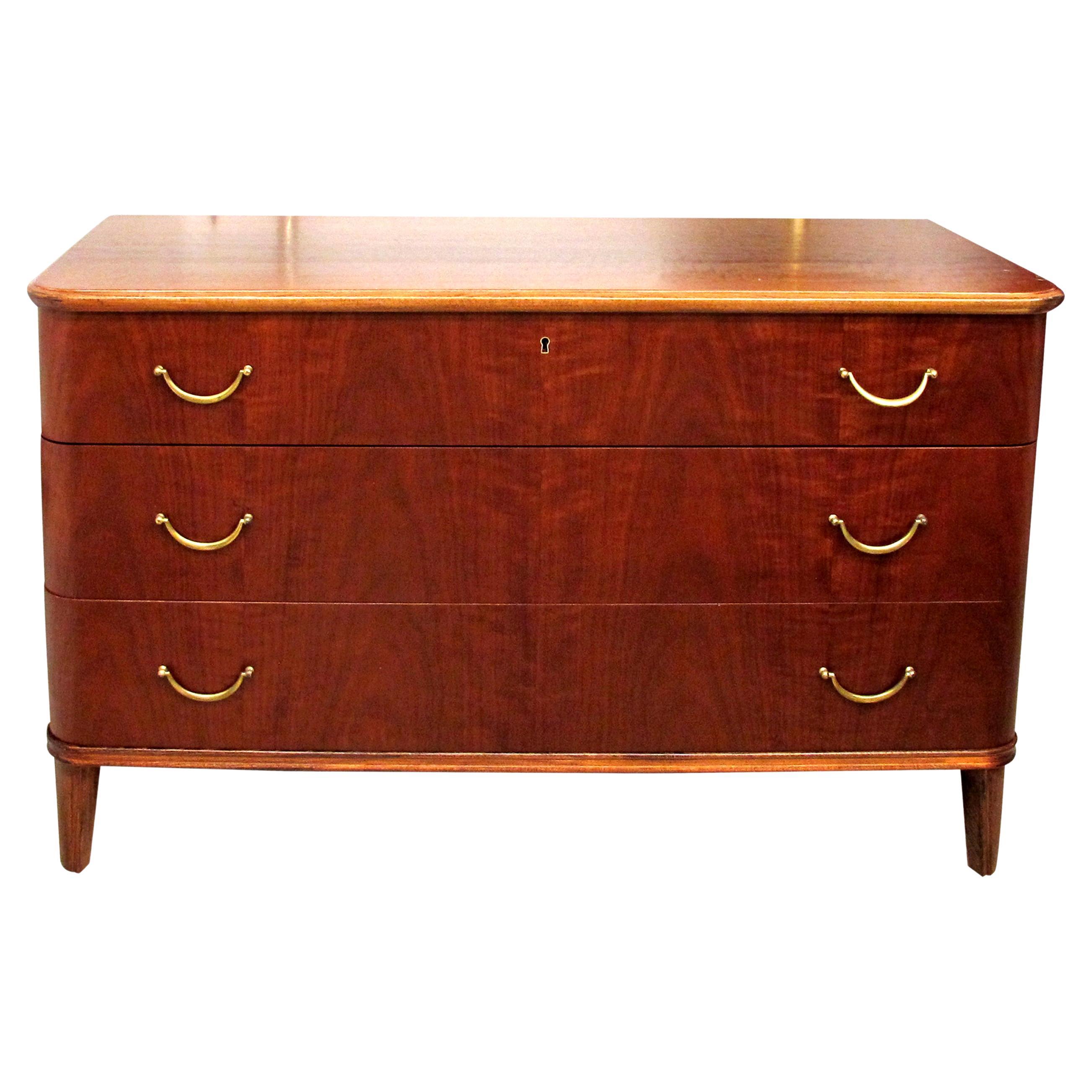 1940s Swedish Chest of Drawers with Walnut Veneers with Curved Edges For Sale