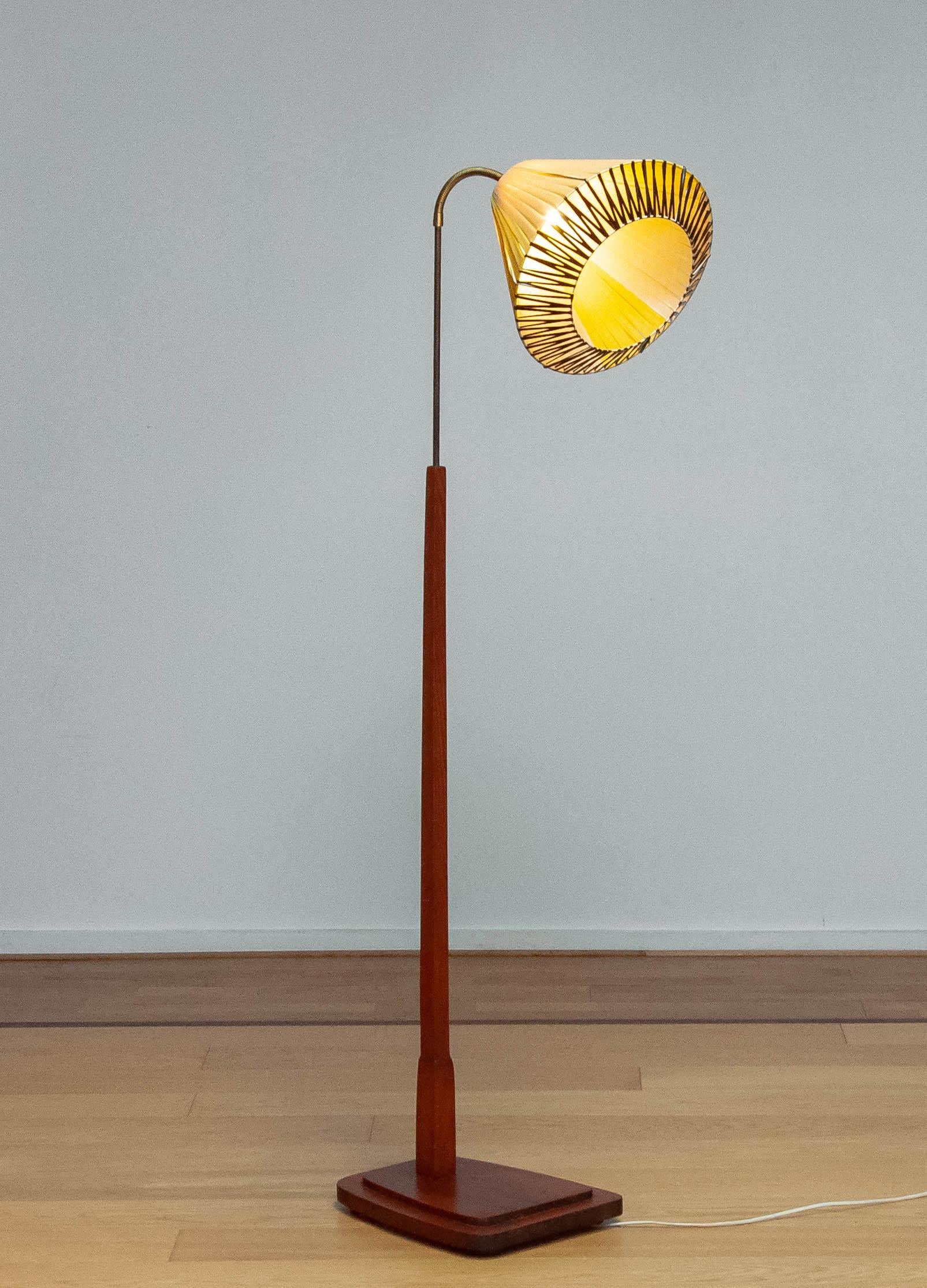 1940s Swedish Floor Lamp With Pine Base and Polyester Ribbon Wrapped Shade For Sale 5
