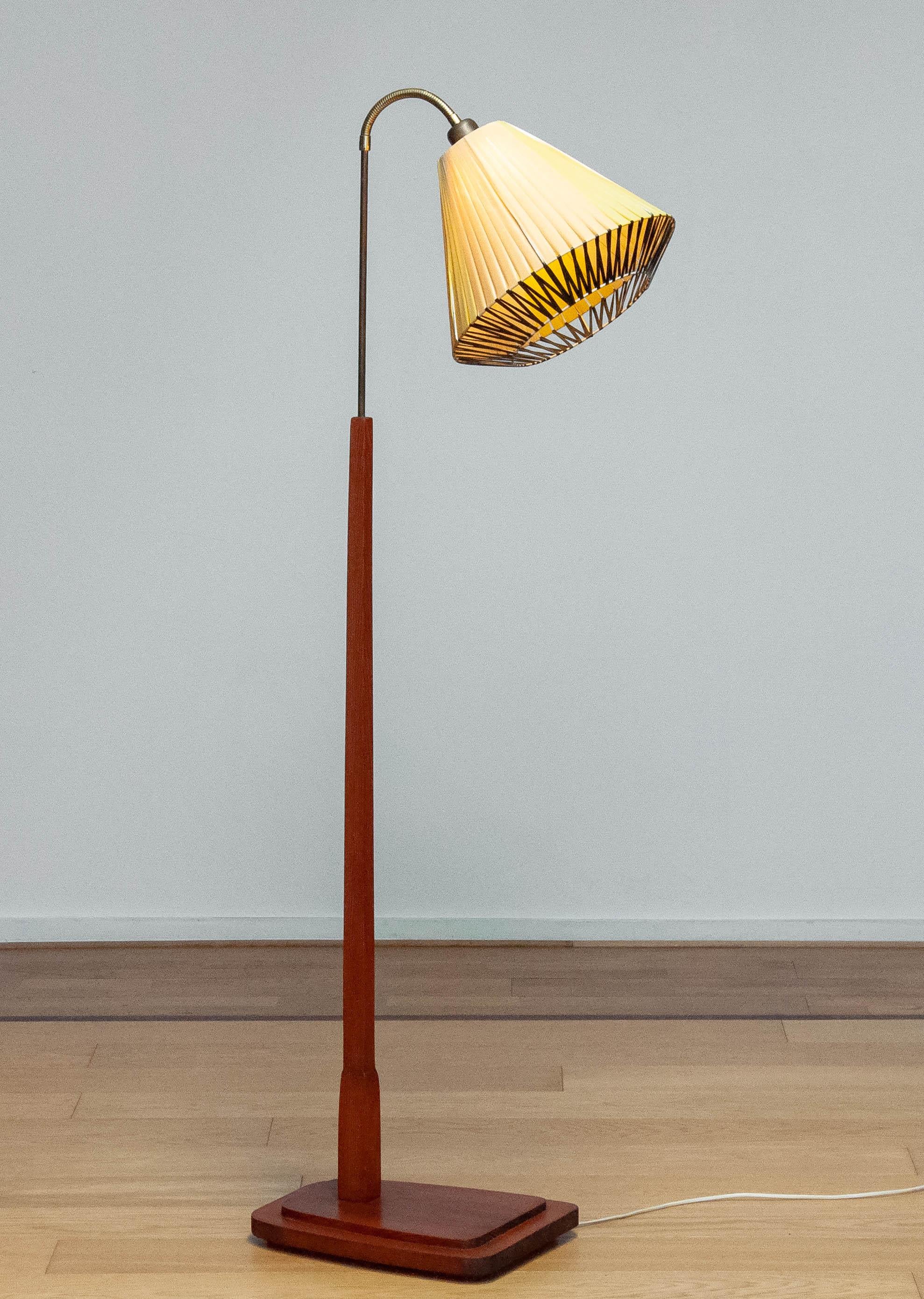 1940s Swedish Floor Lamp With Pine Base and Polyester Ribbon Wrapped Shade For Sale 2
