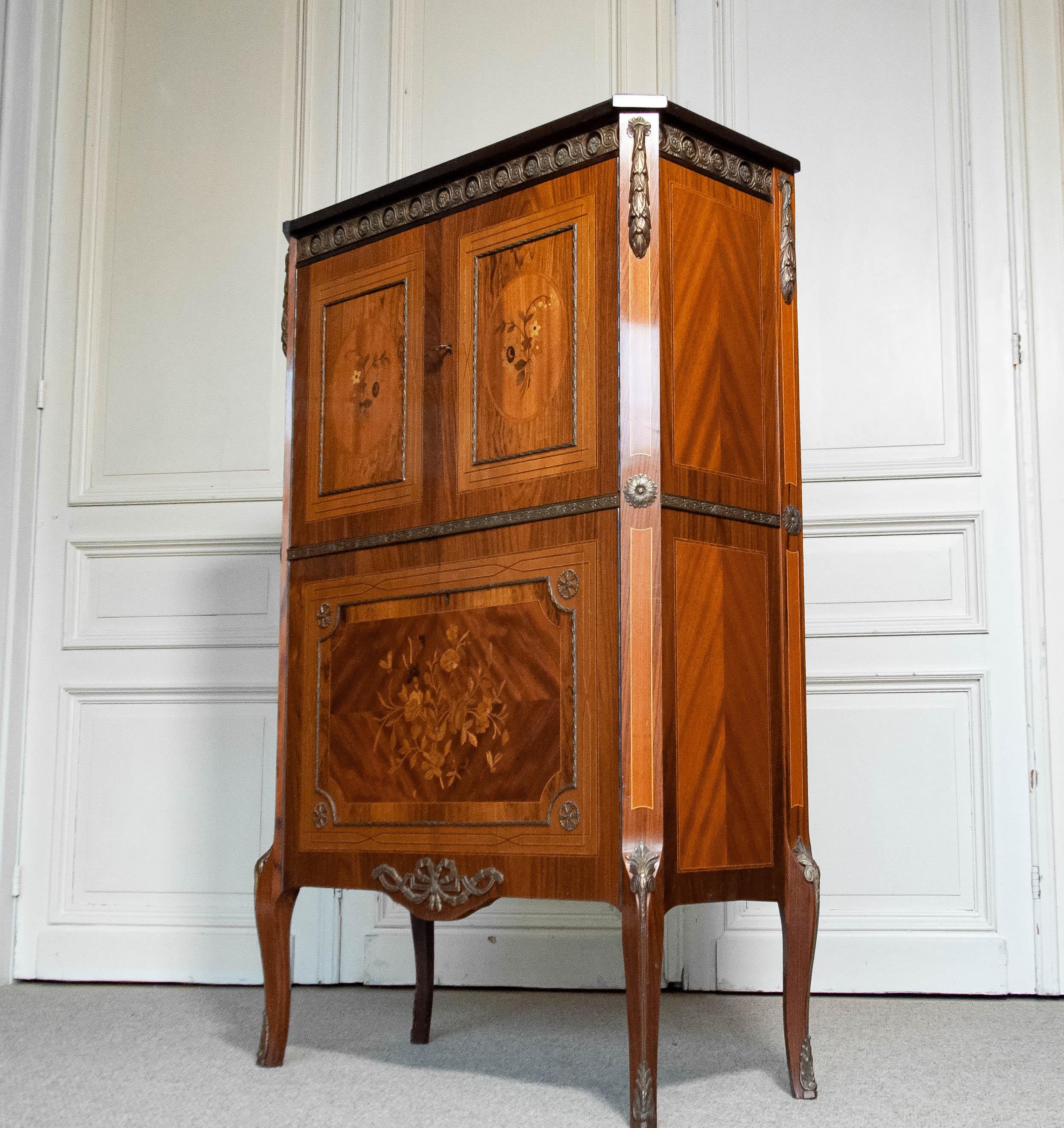1940s Swedish Grace Drybar Cabinet For Sale 3