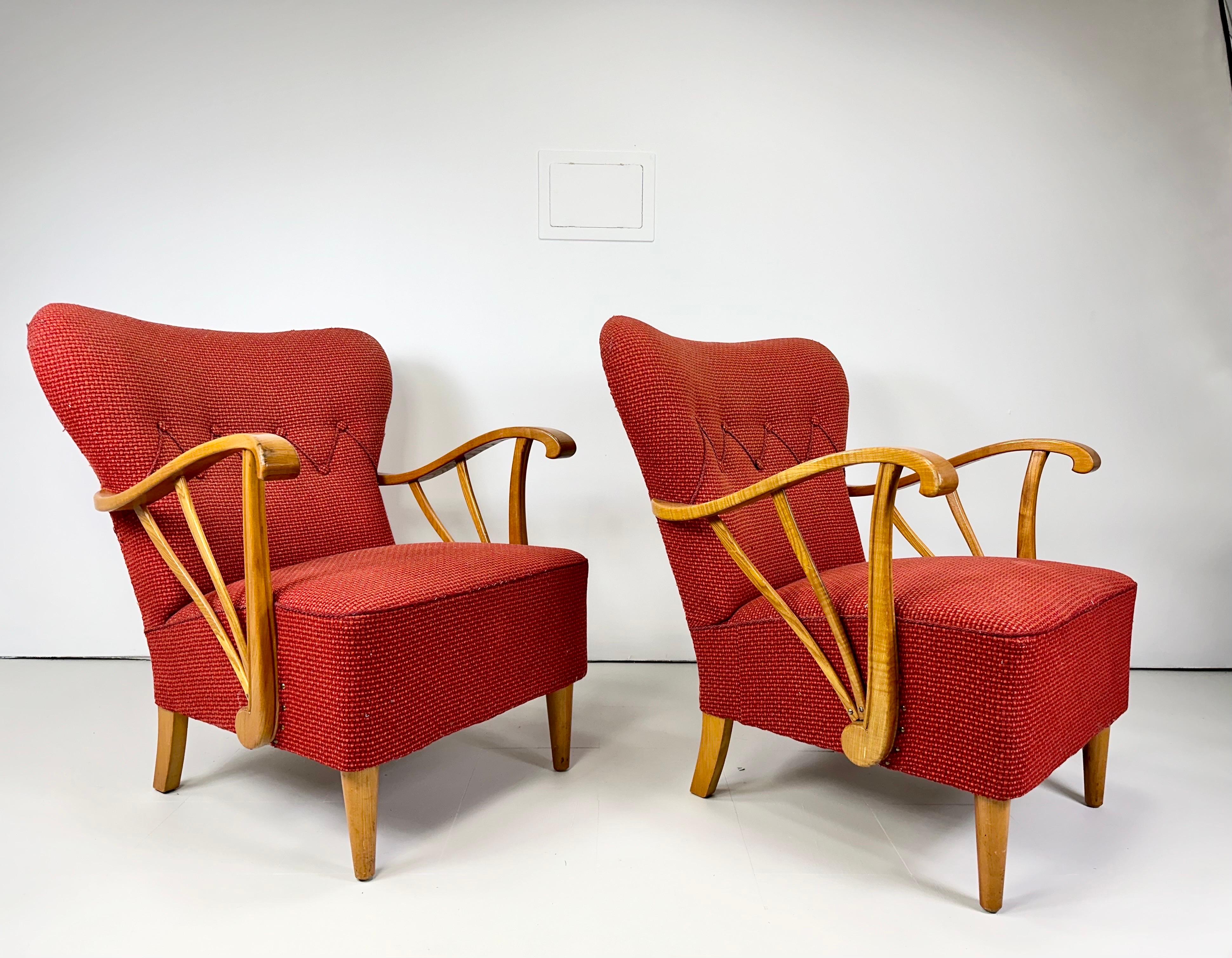 Pair of 1940’s Swedish Lounge Chairs. Vintage Upholstery. Sculpted Beech wood frames.

Delivery to NYC area $375