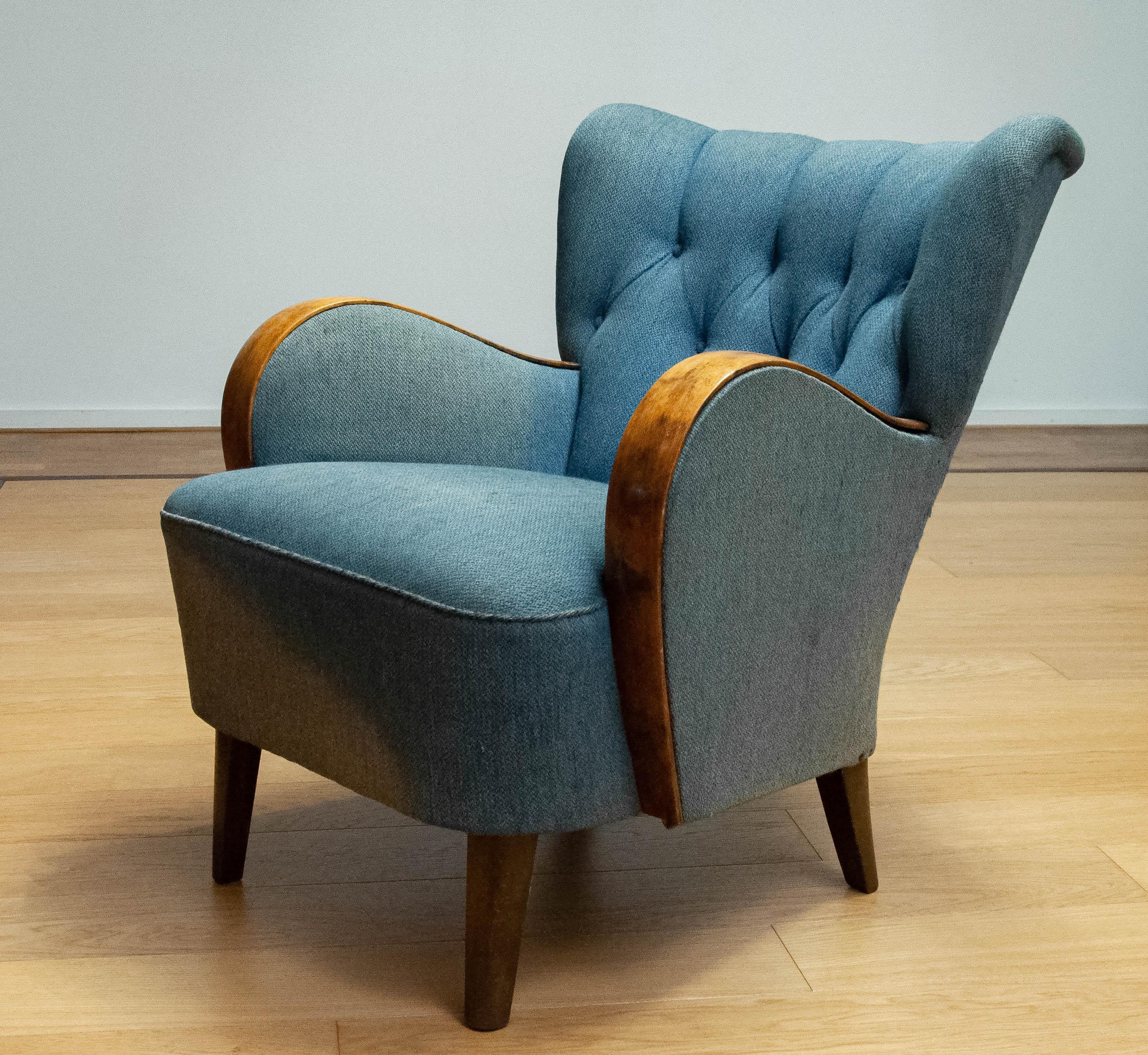 Suédois Fauteuil suédois Moderen / Art Déco / Nouveau des années 1940 proposé pour retapisser en vente