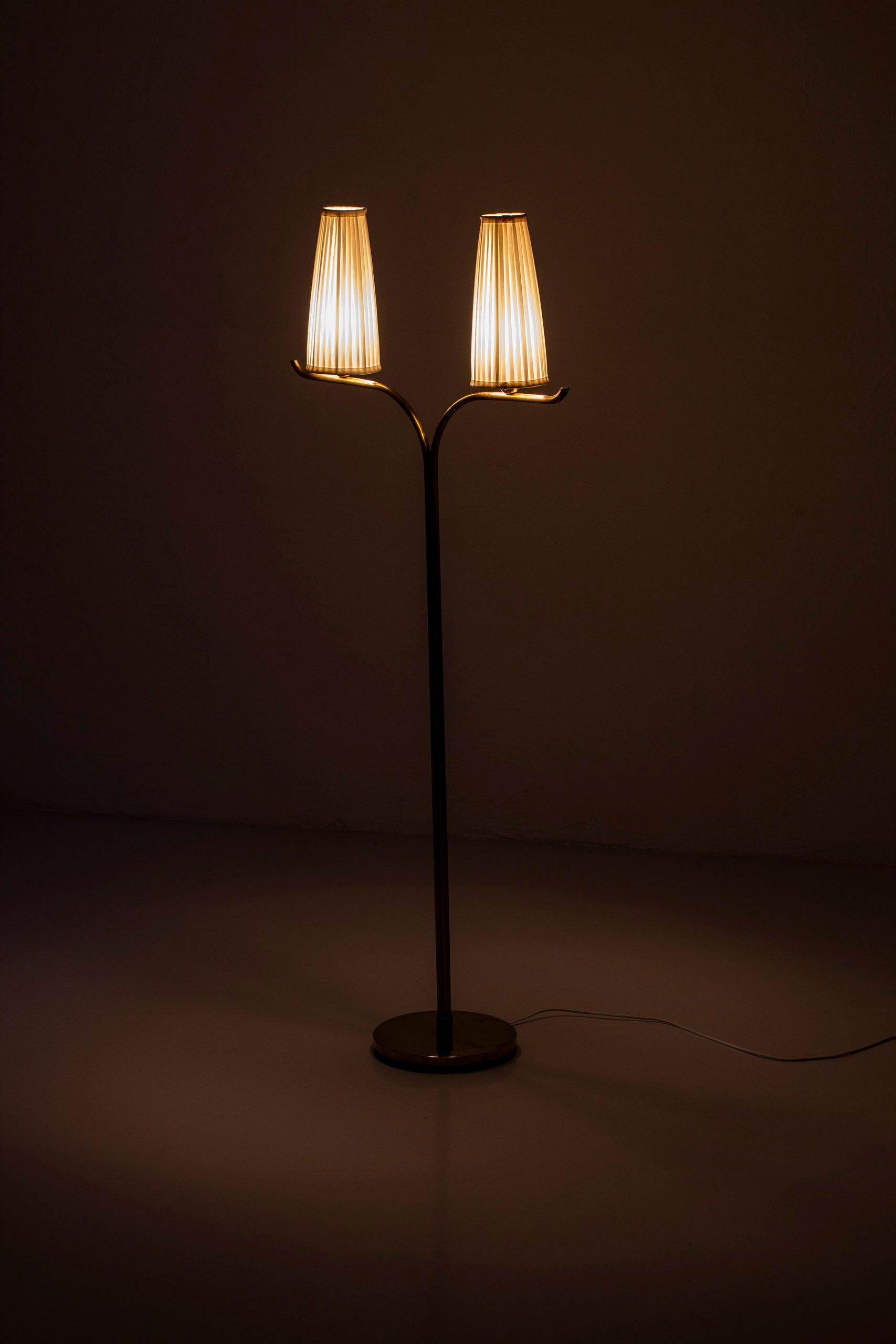 1940s Swedish Modern Floor Lamp in Brass by G. A. Berg 4
