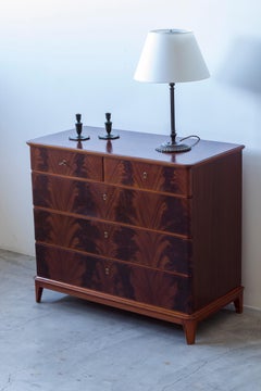 Comò moderno svedese in mogano degli anni '40 nello stile di Josef Frank