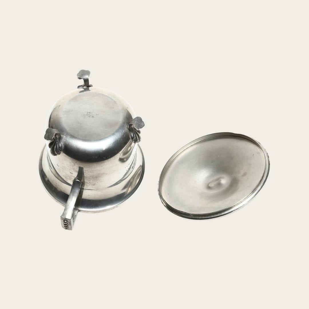 1940s Swedish Polished Pewter Jar with Lid by Svenskt Tenn Bon état - En vente à Brooklyn, NY