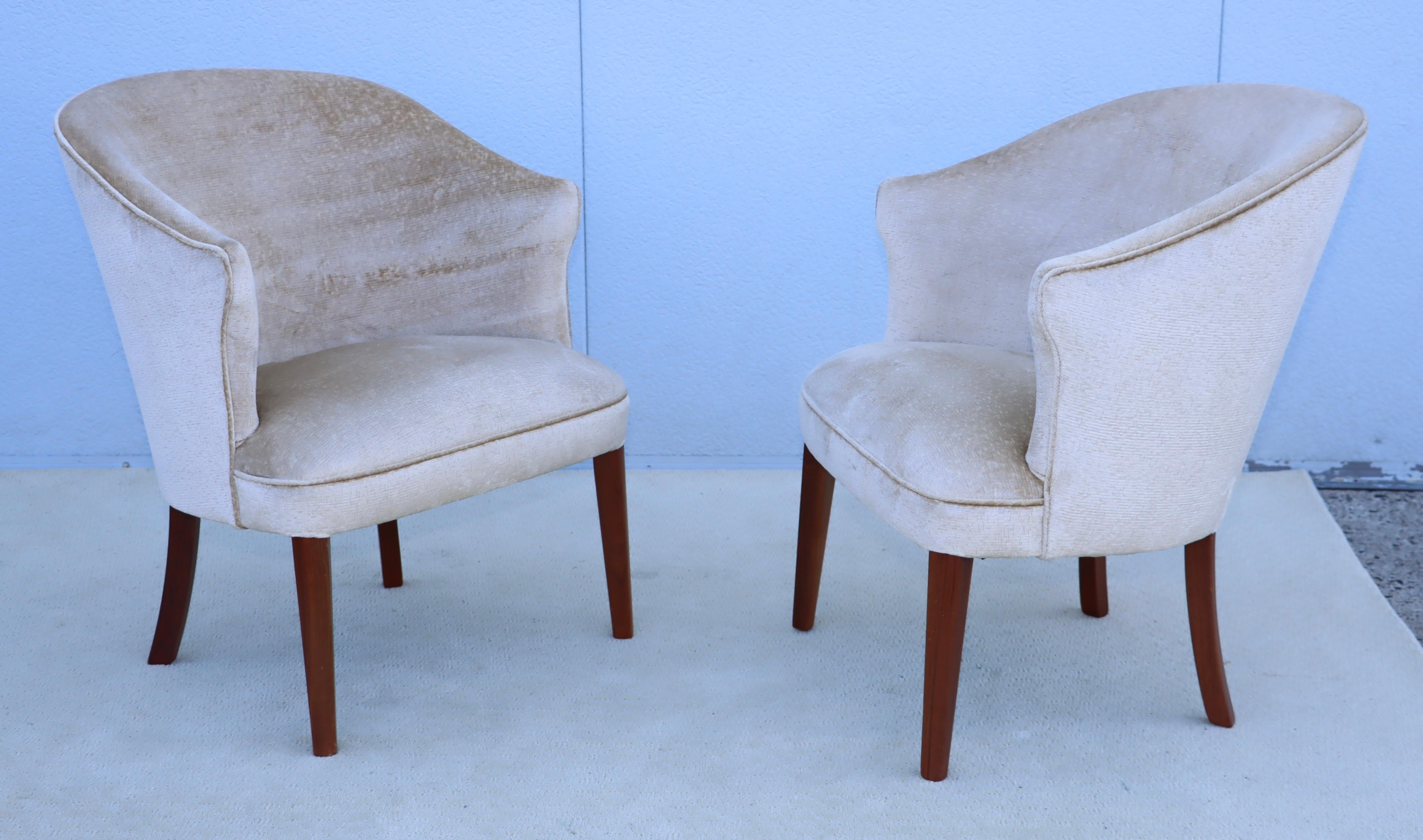 Mid-Century moderno Sedie da salotto in noce svedese degli anni '40 in vendita