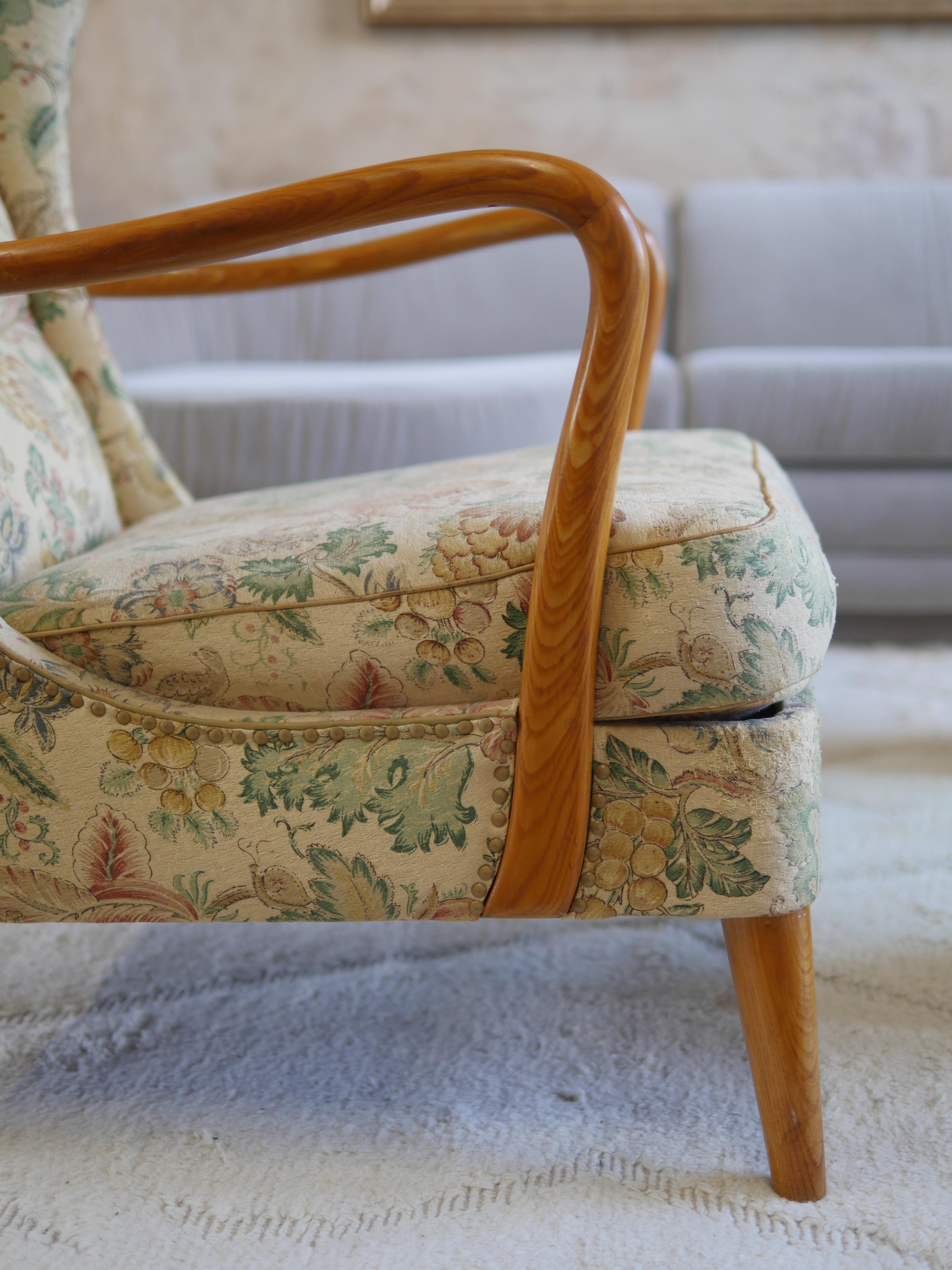 Suédois Chaise longue suédoise à dossier en bois d'orme des années 1940 en vente