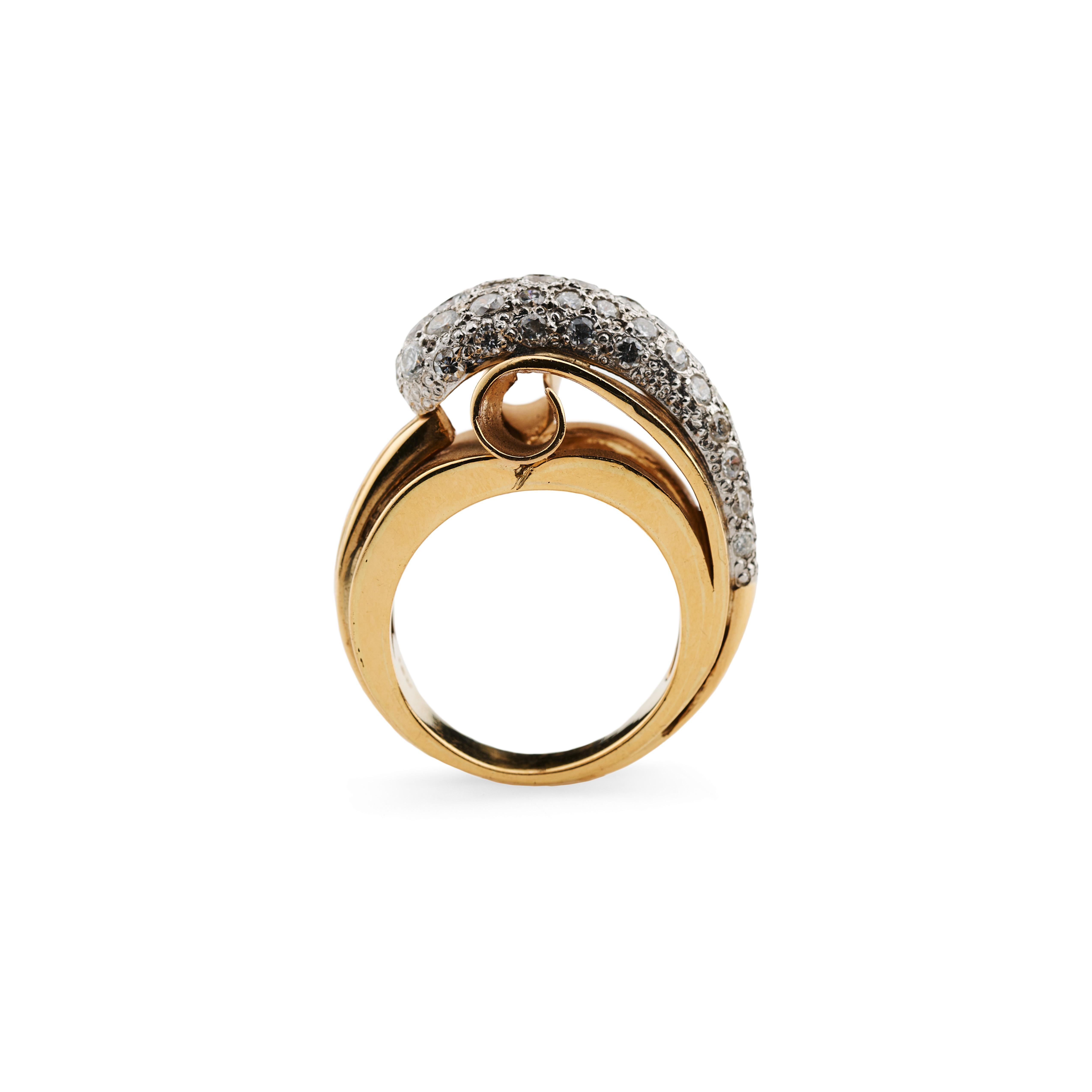 Retro 1940s Swirling Diamond yellow gold Ring For Sale