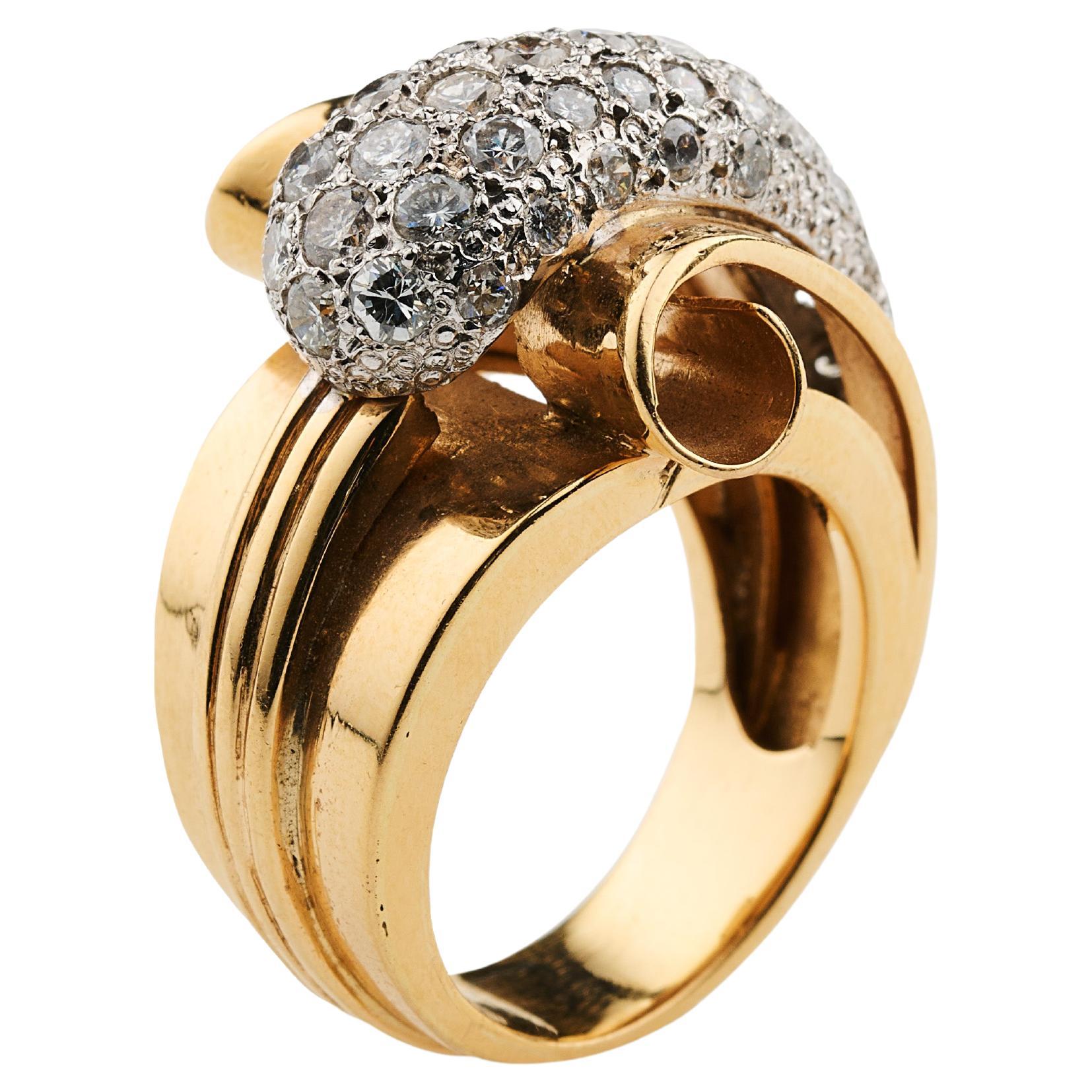 1940er Jahre Swirling Diamond Gelbgold Ring im Angebot 1