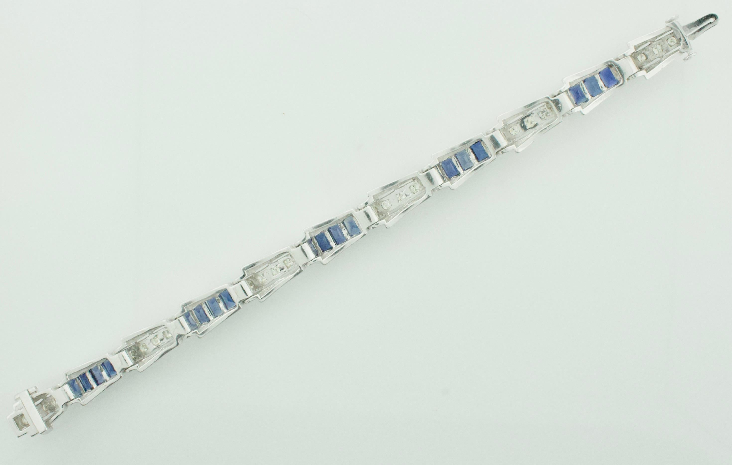 Taille baguette Bracelet en saphir synthétique et diamants des années 1940 7,00 carats saphir 1,10 TDW en vente