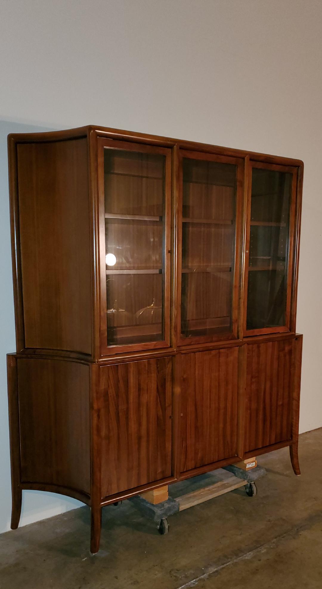 1940s T. H. Robsjohn-Gibbings 2 Part Credenza and Glass Top Cabinet For Sale 4