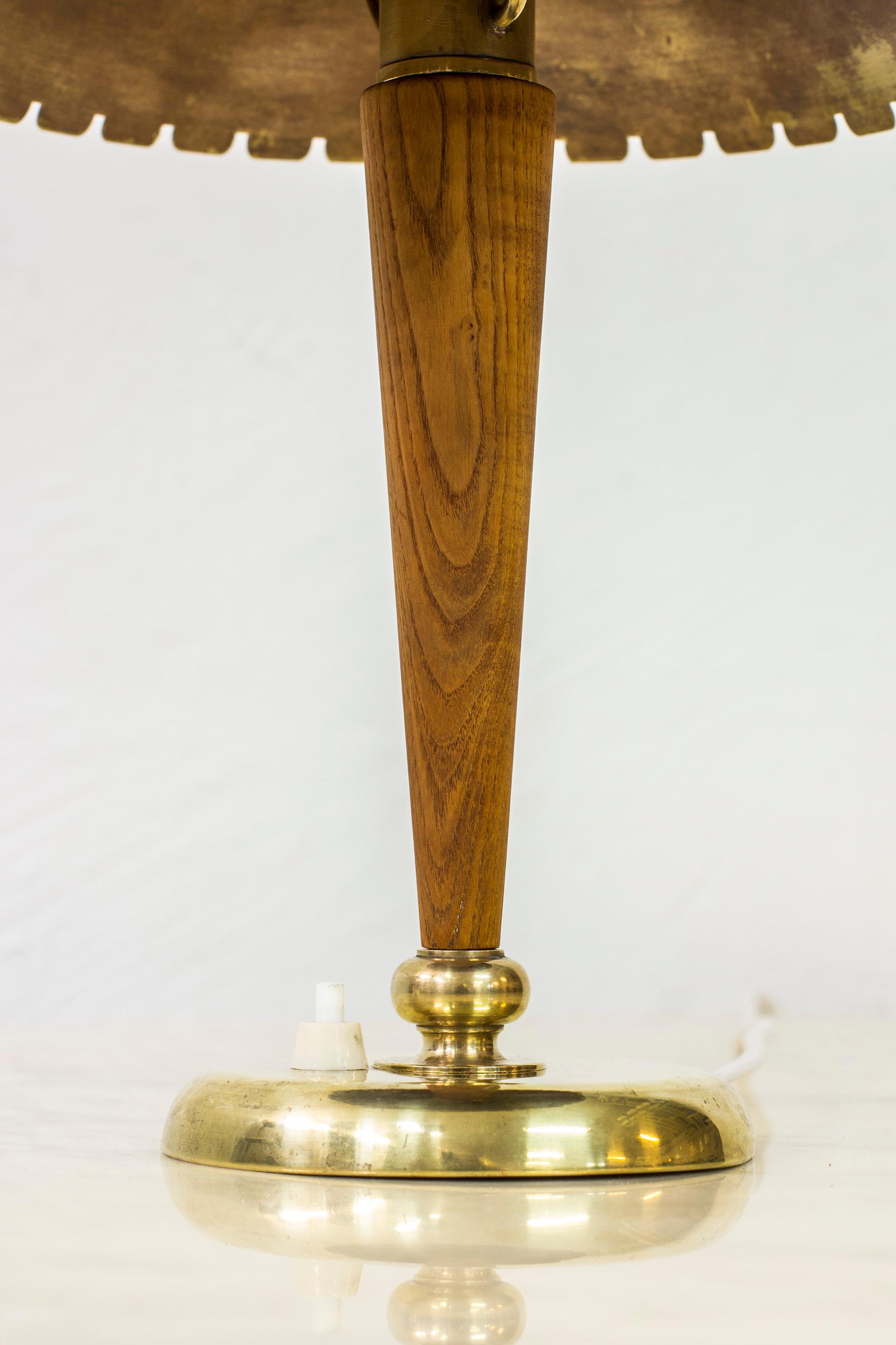 1940s Table Lamp Attributed to Harald Elof Notini and Böhlmarks, Sweden In Good Condition In Hägersten, SE