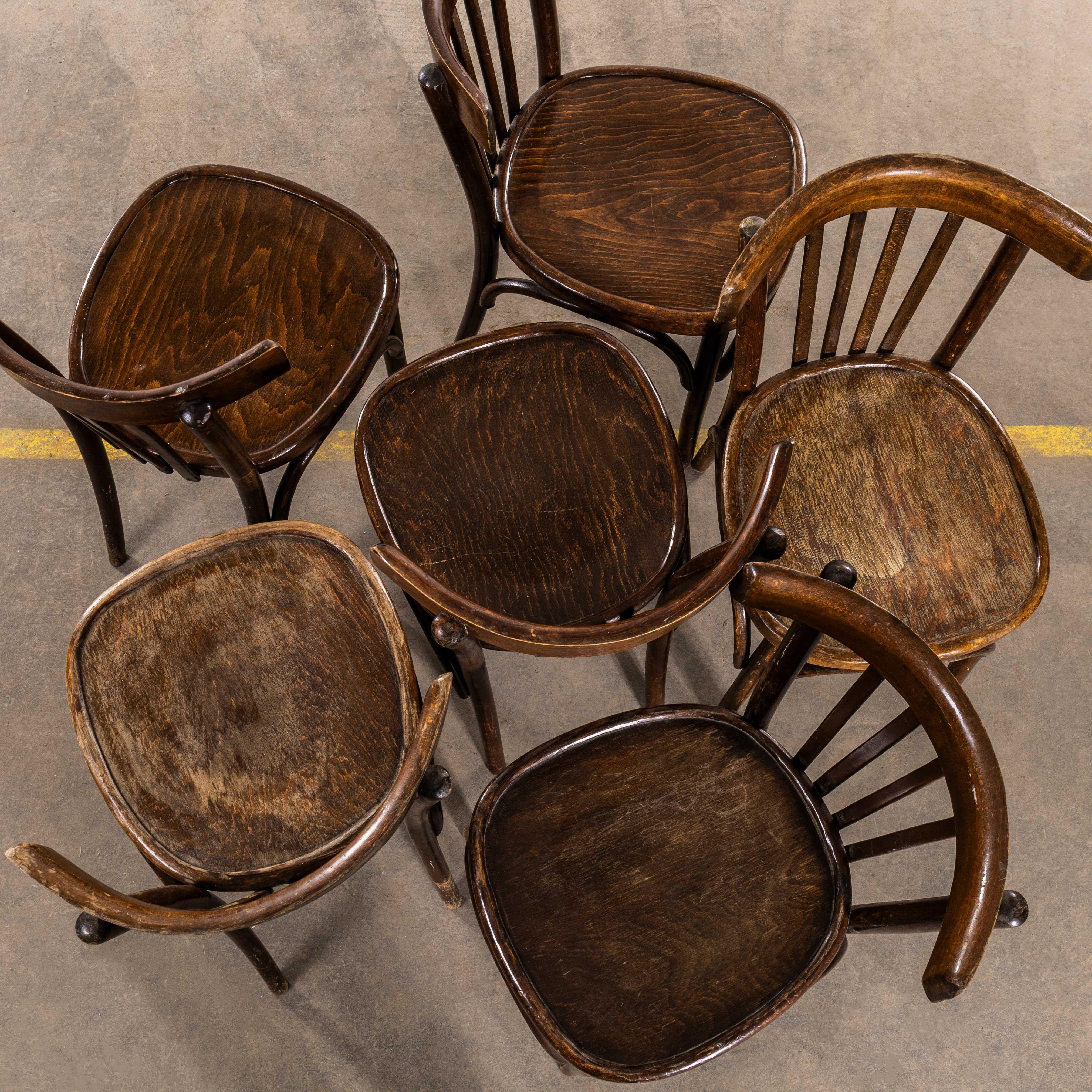 Milieu du XXe siècle 1940's Tall Back Class Bistro Bentwood Dining Chairs - Set Of Six en vente