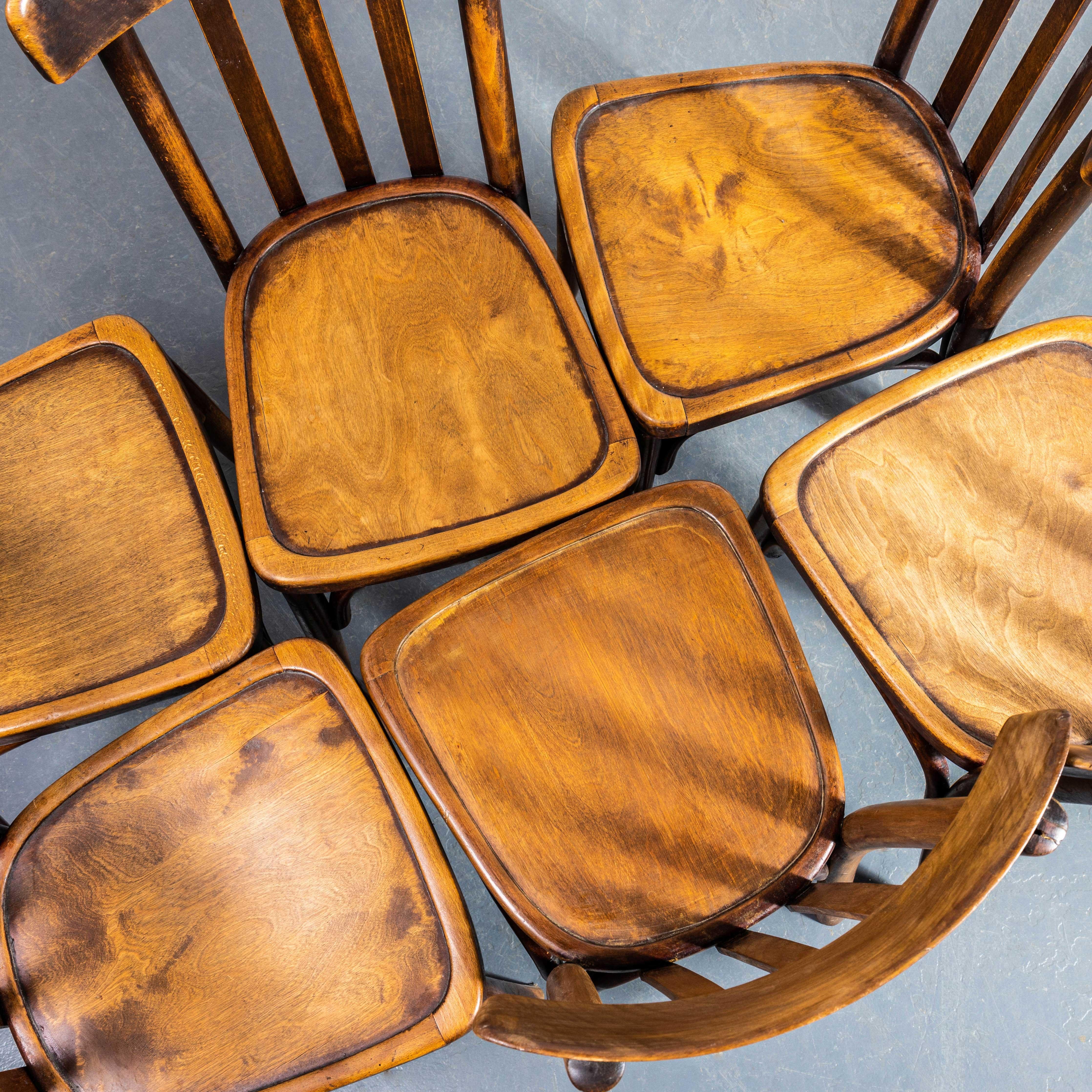 Sedie da pranzo alte in legno di quercia scura degli anni '40 - Set di sei sedie In condizioni buone in vendita a Hook, Hampshire