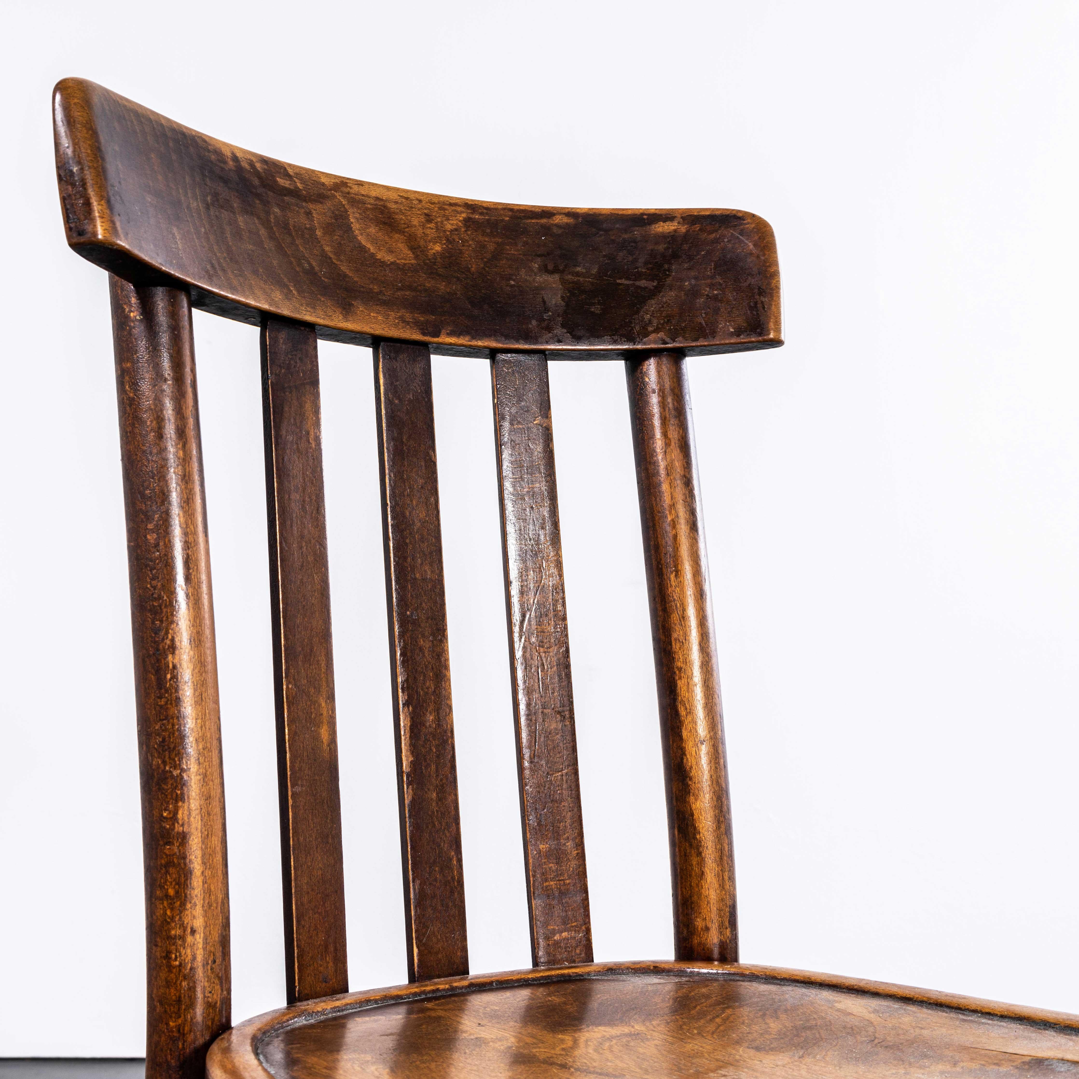 Faggio Sedie da pranzo alte in legno di quercia scura degli anni '40 - Set di sei sedie in vendita