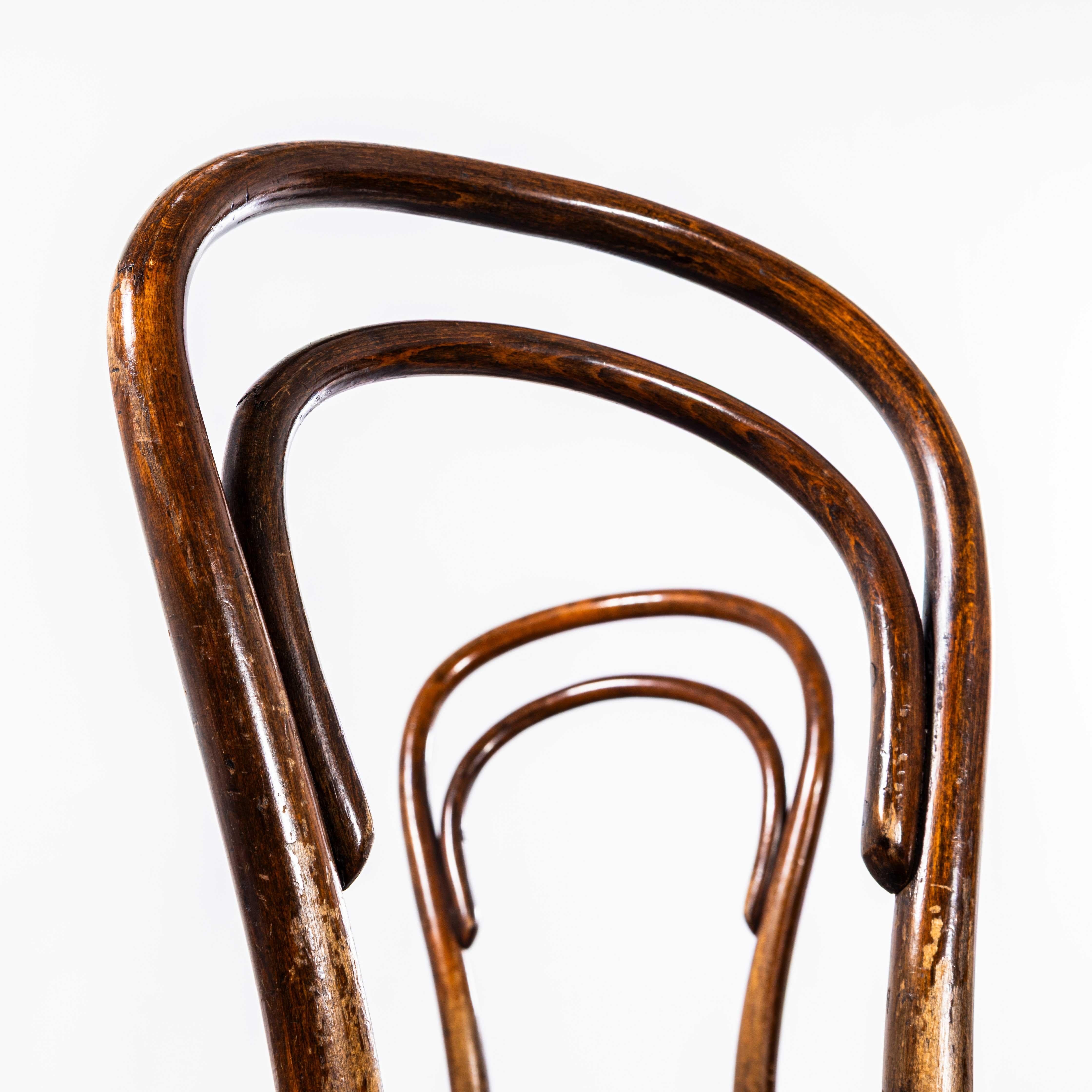 Europeo Sedie da pranzo in bengala alte e sottili degli anni '40 - Coppia in vendita