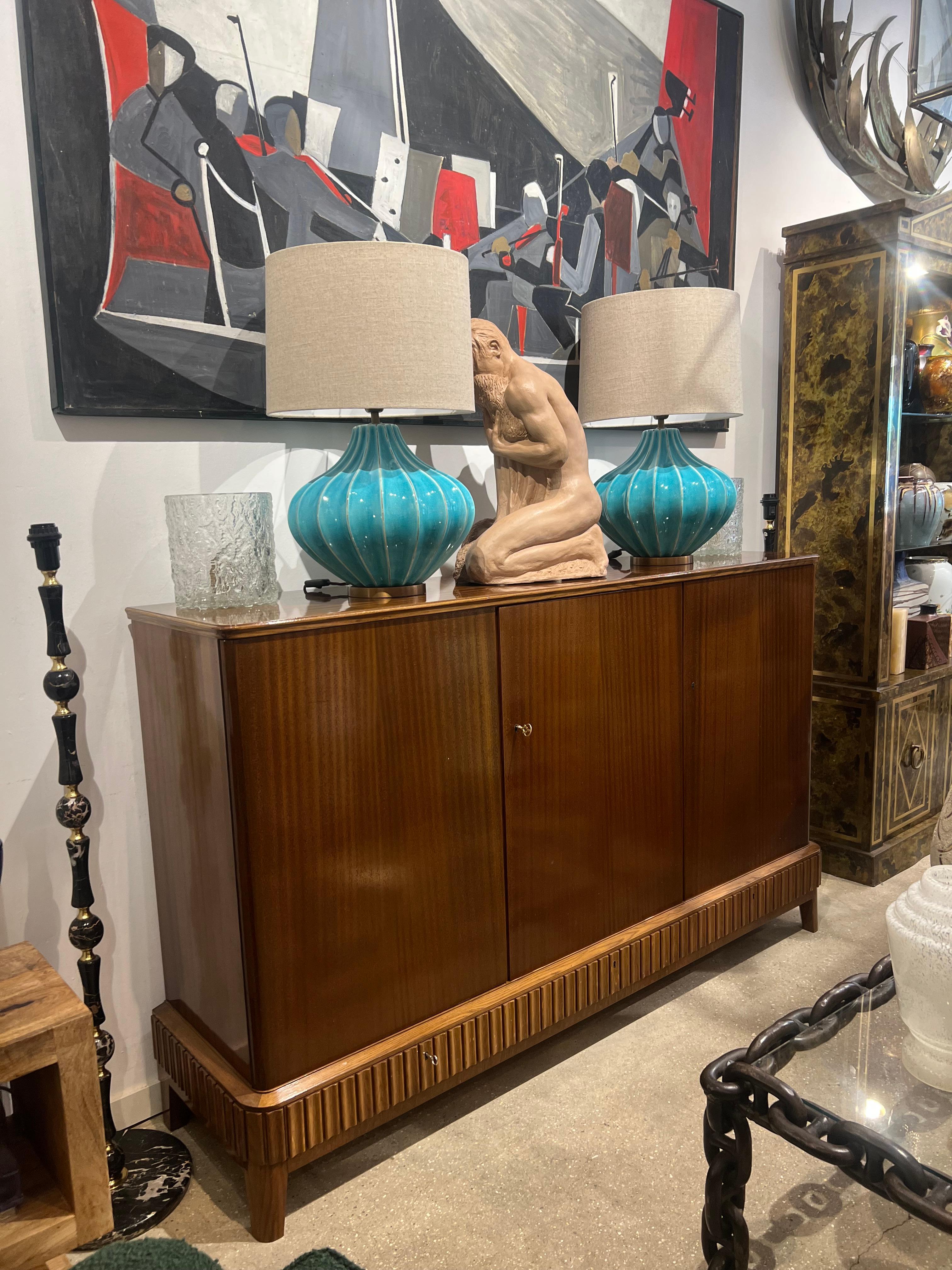 Credenza/armadio svedese alto degli anni '40 di Blomstermåla Möbelfabrik in vendita 2