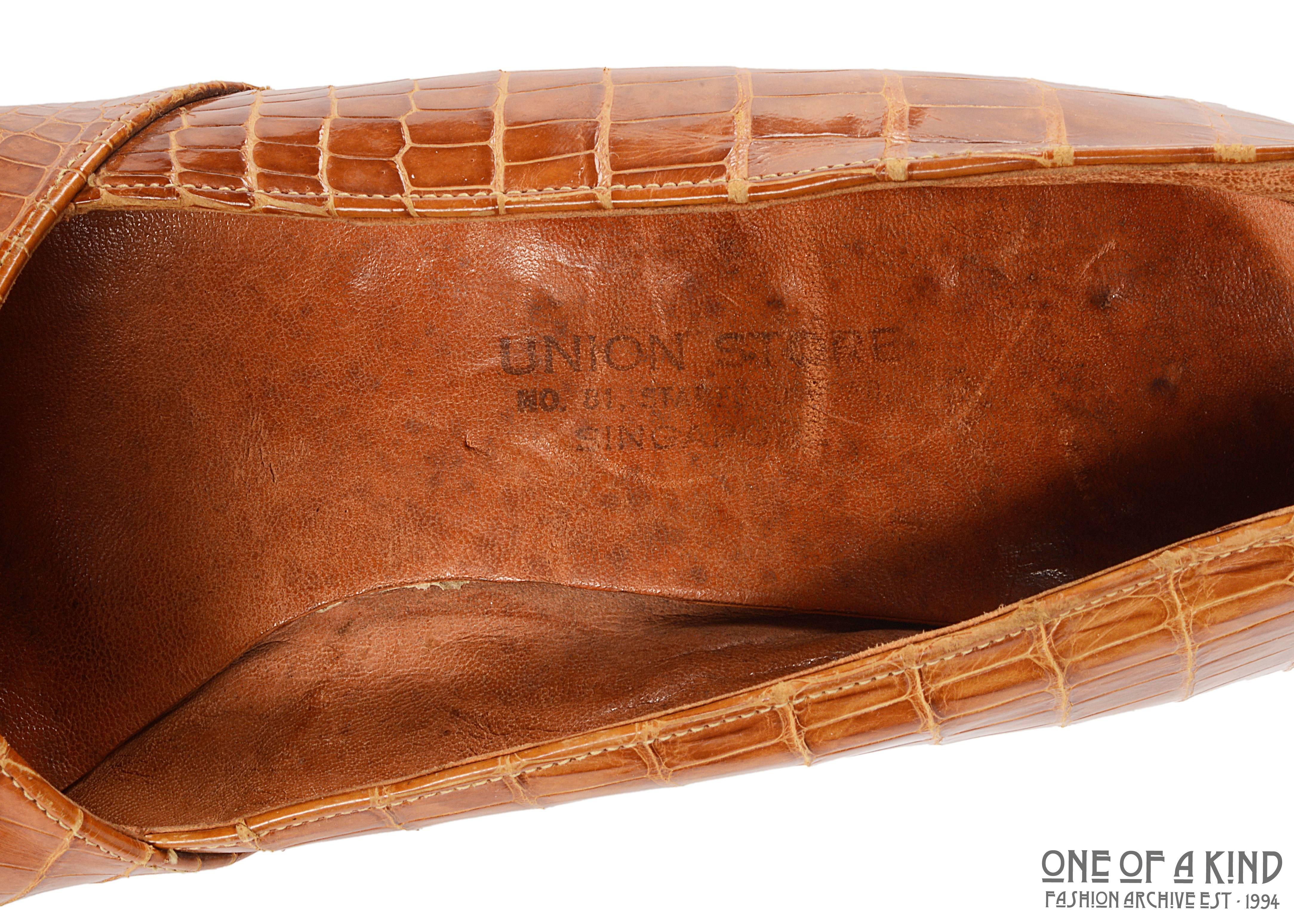 Brown 1940s tan crocodile open toe platform wedge shoes, sz 38 For Sale
