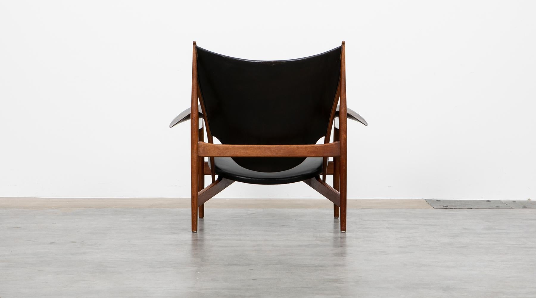 1940s Teak and Black Leather Chieftain's Chair by Finn Juhl For Sale 1