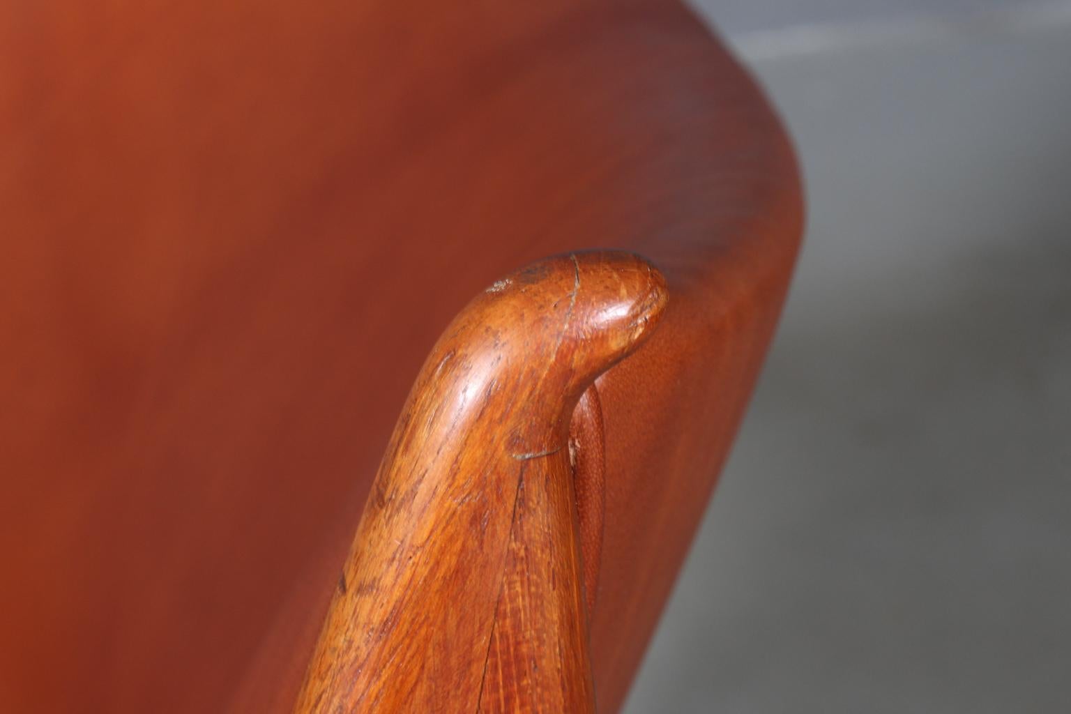 1950s Teak and Tan Leather Chieftain's Chair by Finn Juhl 4