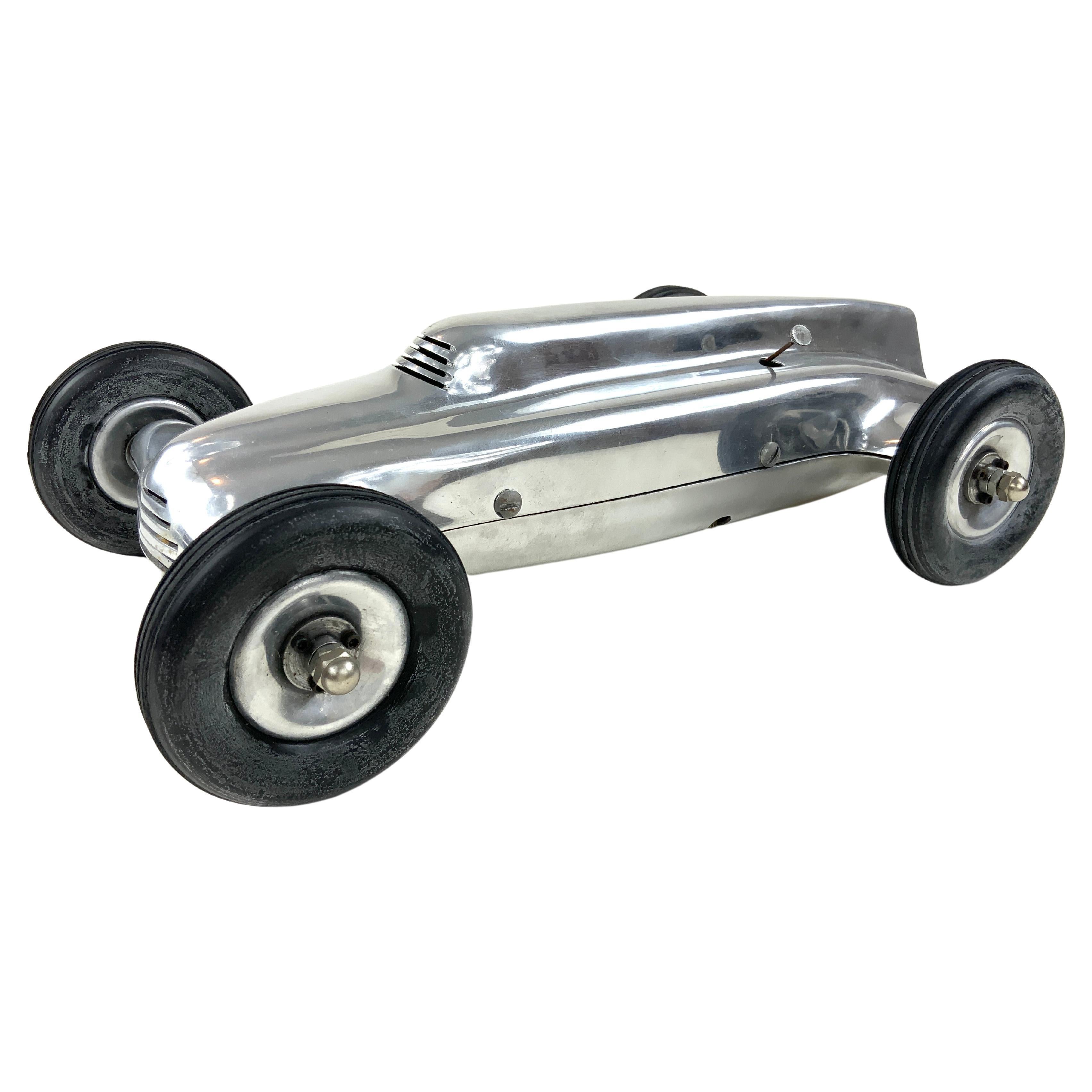 Tether-Auto aus den 1940er Jahren, angetrieben von einem Original-Super-Zyklon-Motor
