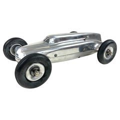 Tether-Auto aus den 1940er Jahren, angetrieben von einem Original-Super-Zyklon-Motor