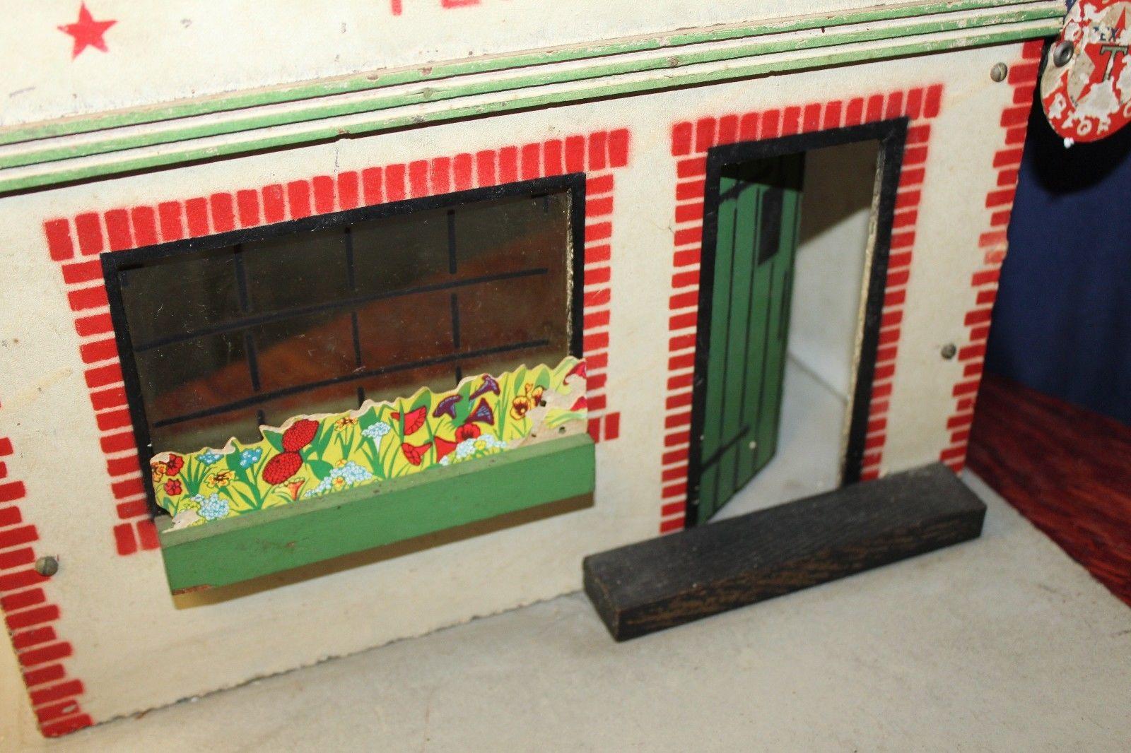 Mid-20th Century 1940s Texaco Service Station Model by Rich Toys For Sale