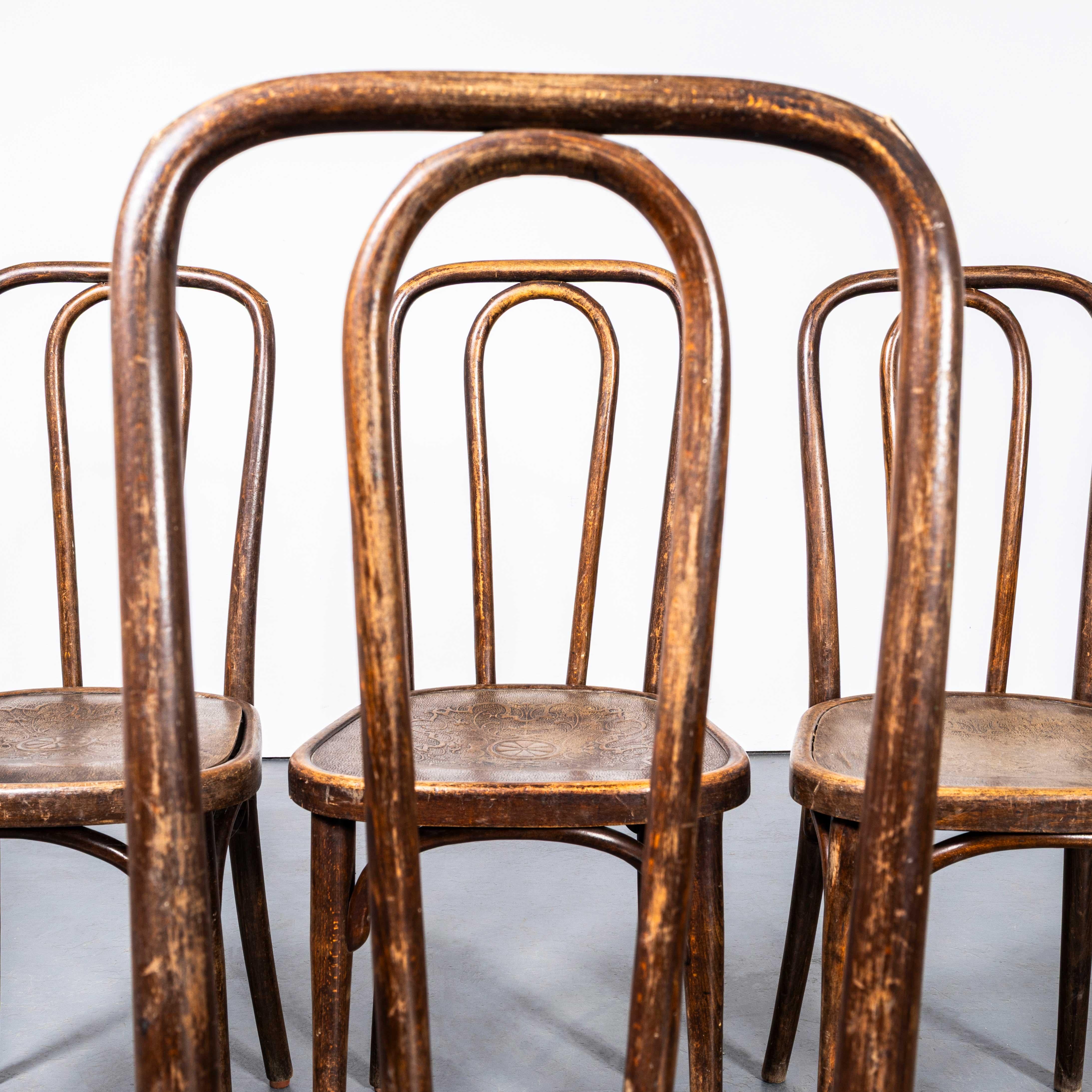 1940's Thonet Original Square Hoop Back Bentwood Dining Chairs - Set Of Four im Zustand „Gut“ im Angebot in Hook, Hampshire