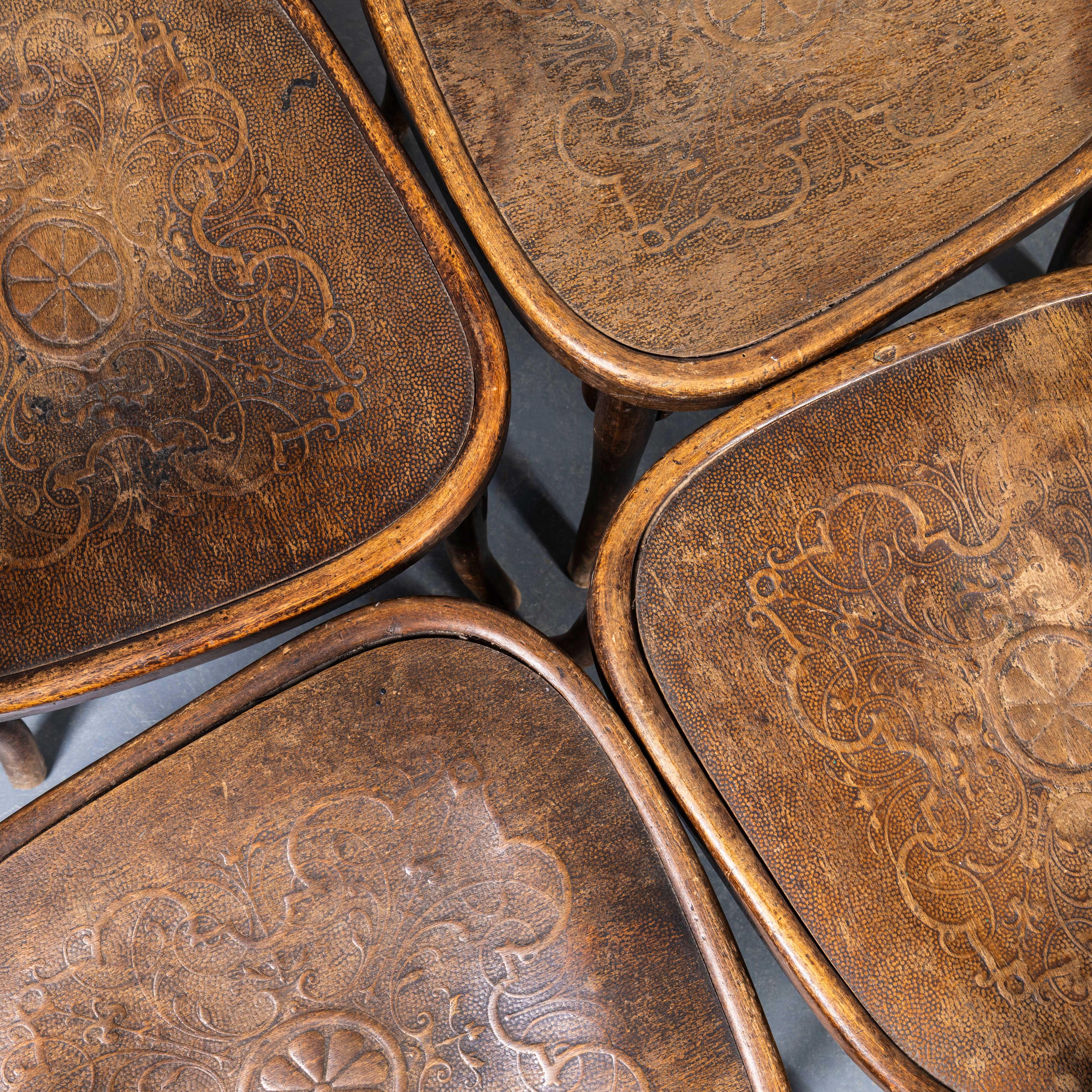 1940's Thonet Original Square Hoop Back Bentwood Dining Chairs - Set Of Four (Mitte des 20. Jahrhunderts) im Angebot