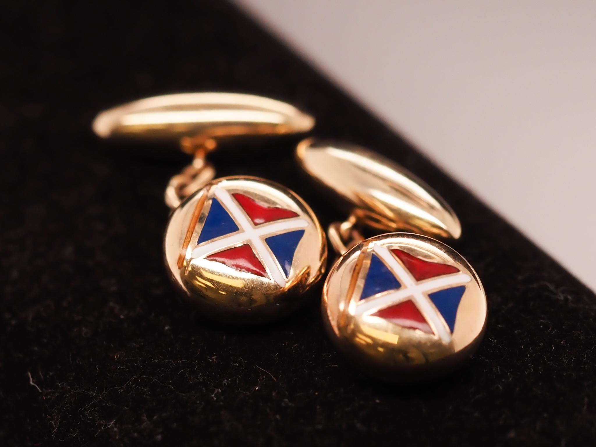 1940s Tiffany & Co 14K Yellow Gold Cufflinks with Enamel Flag For Sale 1